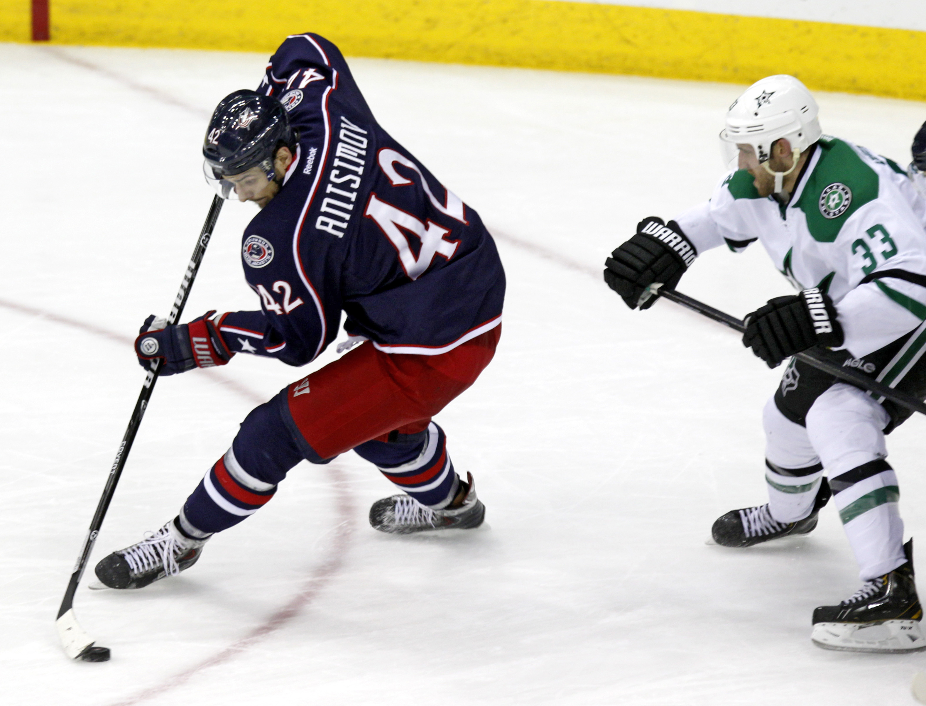 Anisimov leads Blue Jackets, 4-2 over Stars
