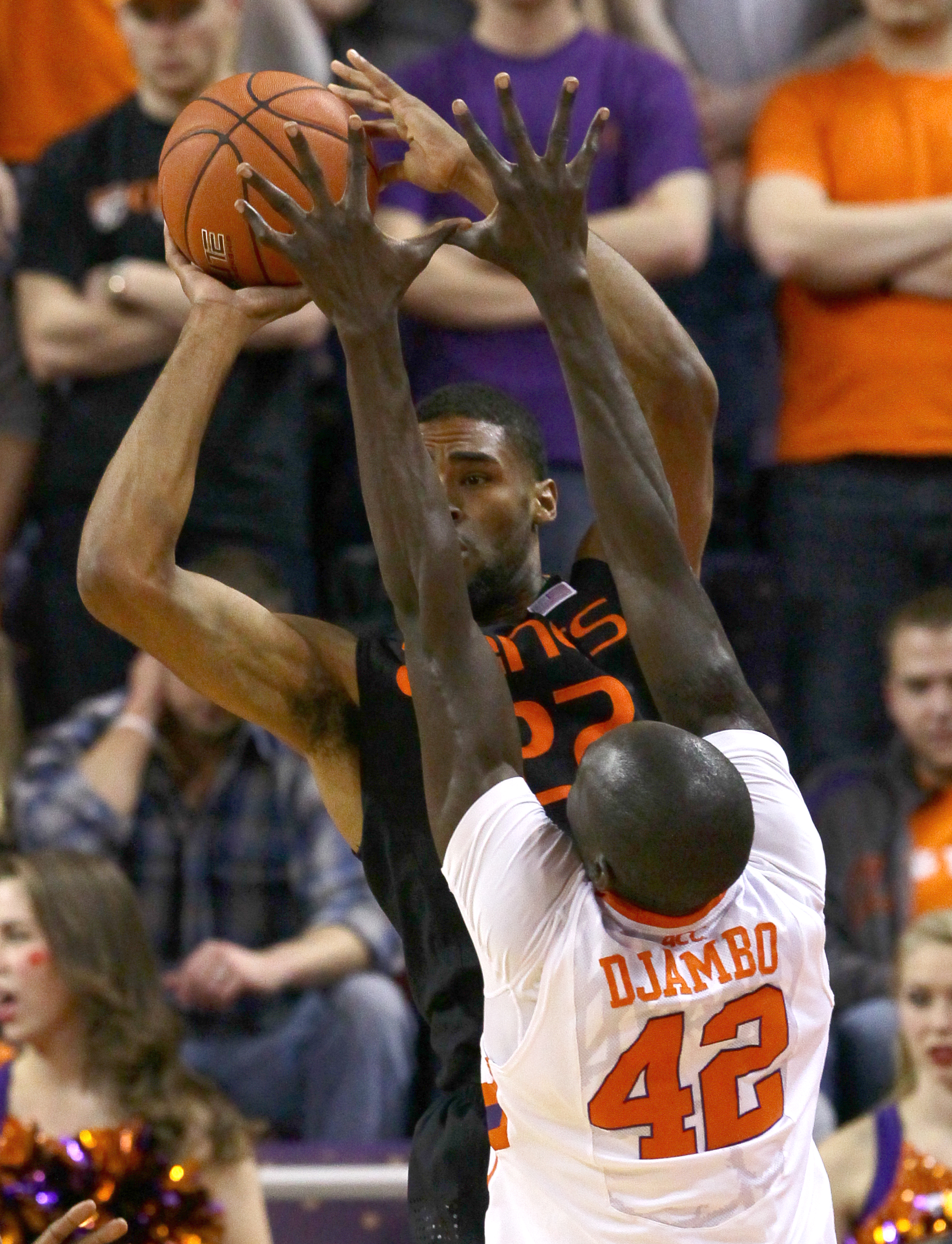 Hall's 14 leads Clemson to 58-54 win over Miami