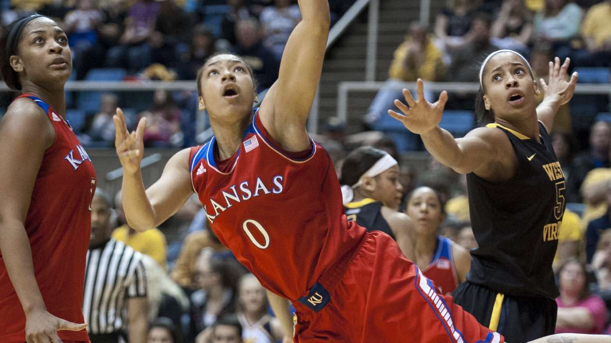 Kansas women fall at No. 7 West Virginia 67-60