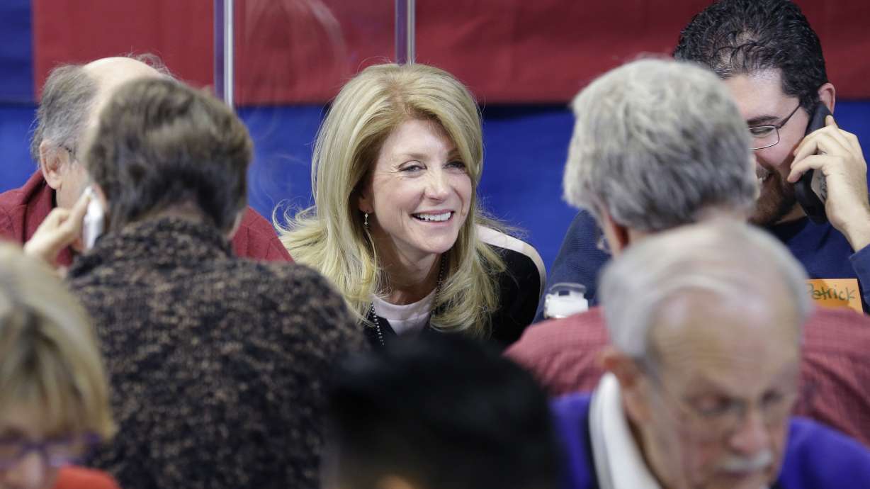 Davis, Abbott set to face off for Texas governor