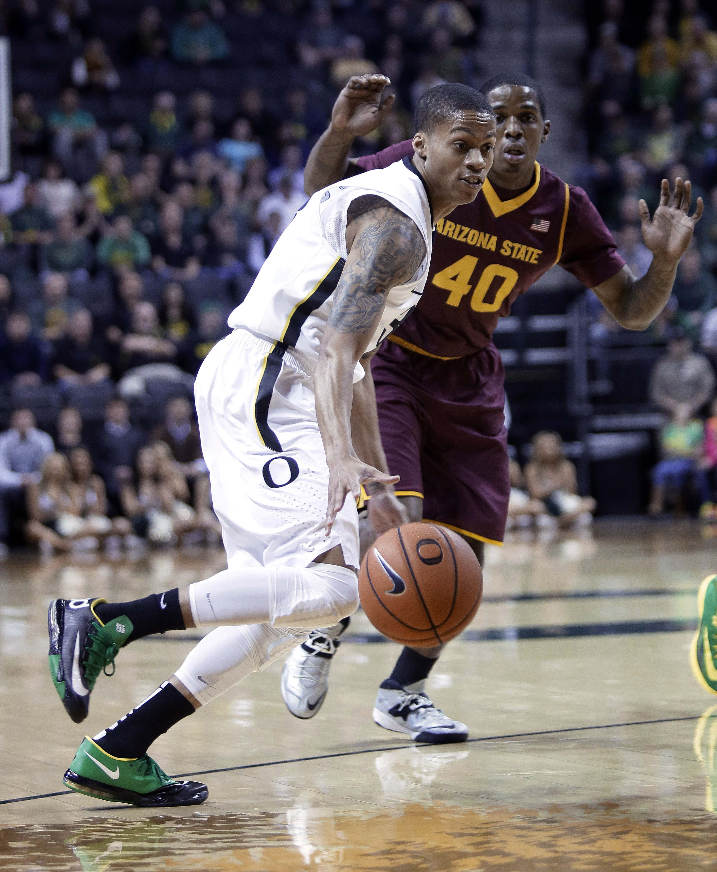 Oregon hangs on for an 85-78 win over Arizona St.