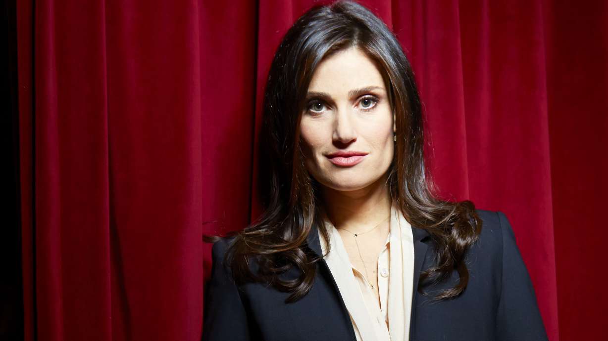 Idina Menzel, 'Frozen' heat up pop charts