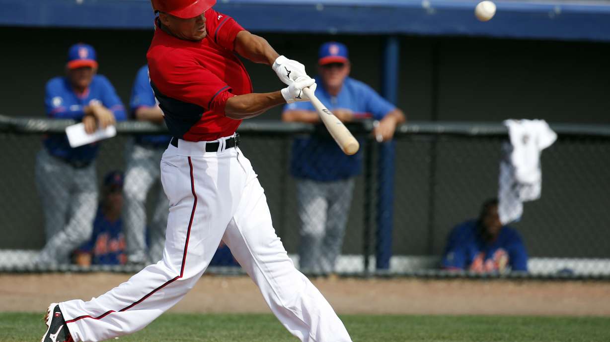 Desmond hits 1 of Nationals' 4 homers in win