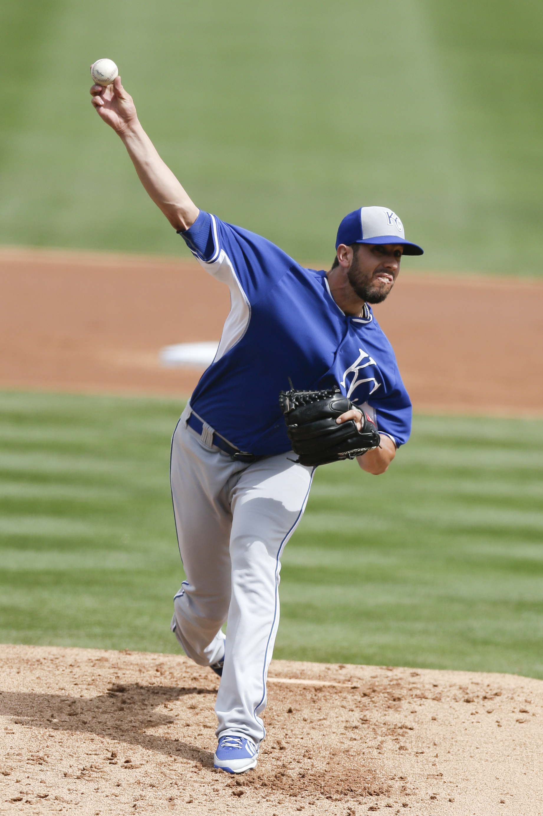 Shields sharp in Royals'6-5 win over Diamondbacks