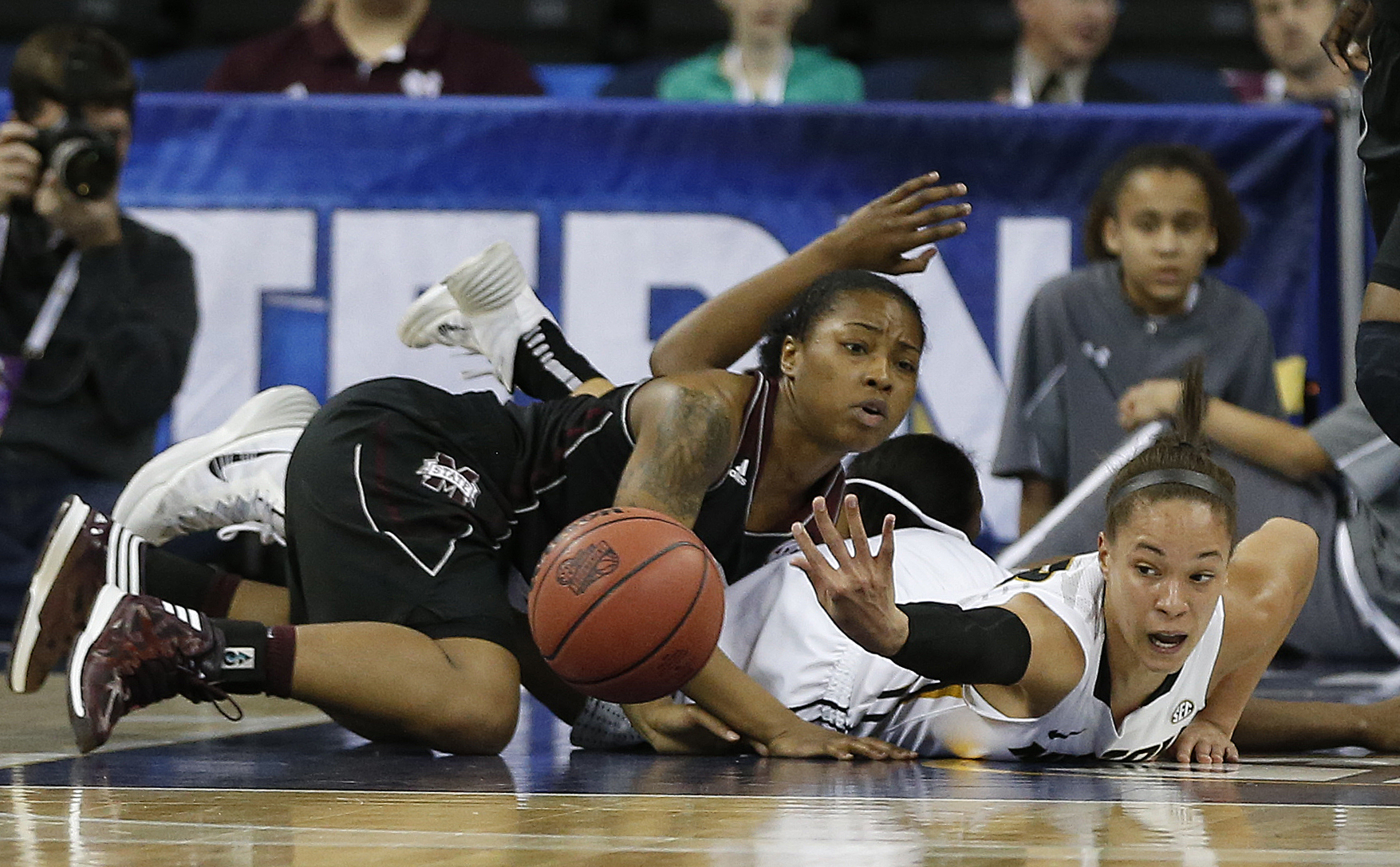 Grant leads Mississippi State past Missouri 73-70