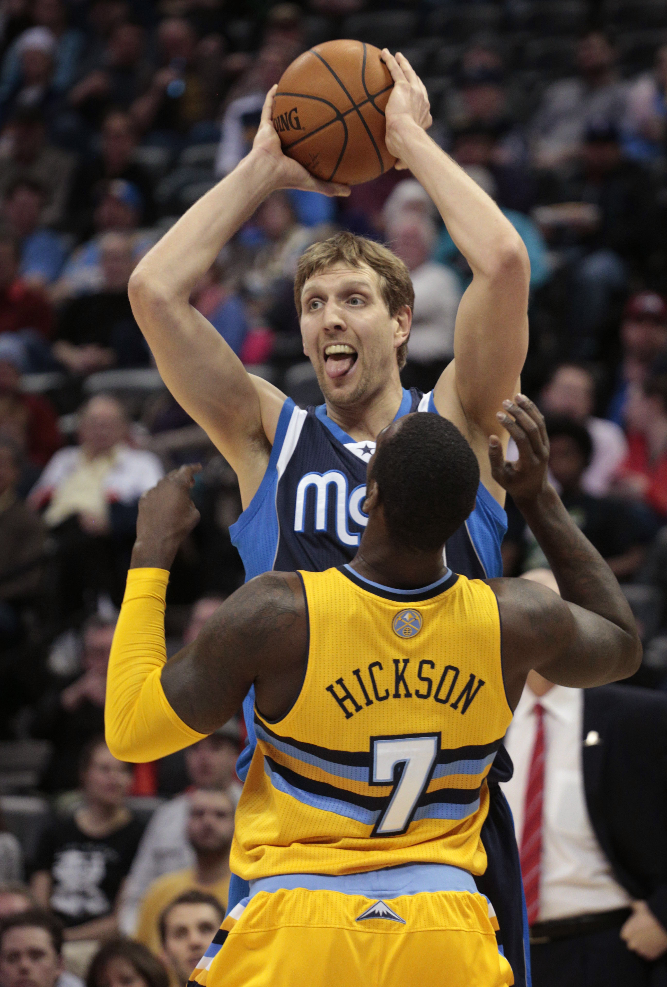 Nuggets end skid by beating Mavericks 115-110