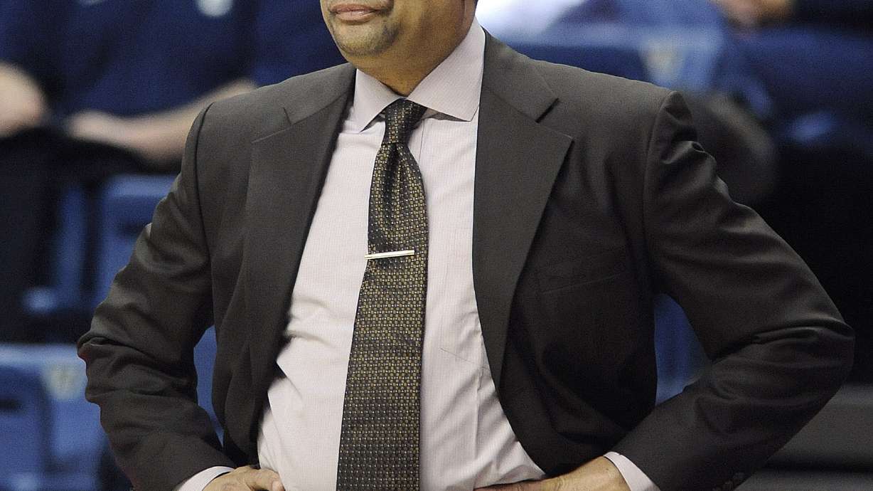 Rutgers losses at No. 19 UConn 69-63