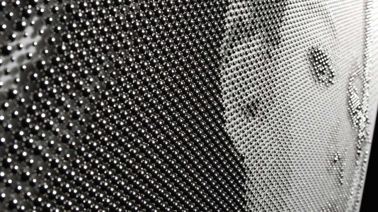 -- To The Women Who Shines Forever -- A One-of-a-kind, First-ever Platinum Portrait, Valued at JPY 50 Million (US$500,000)