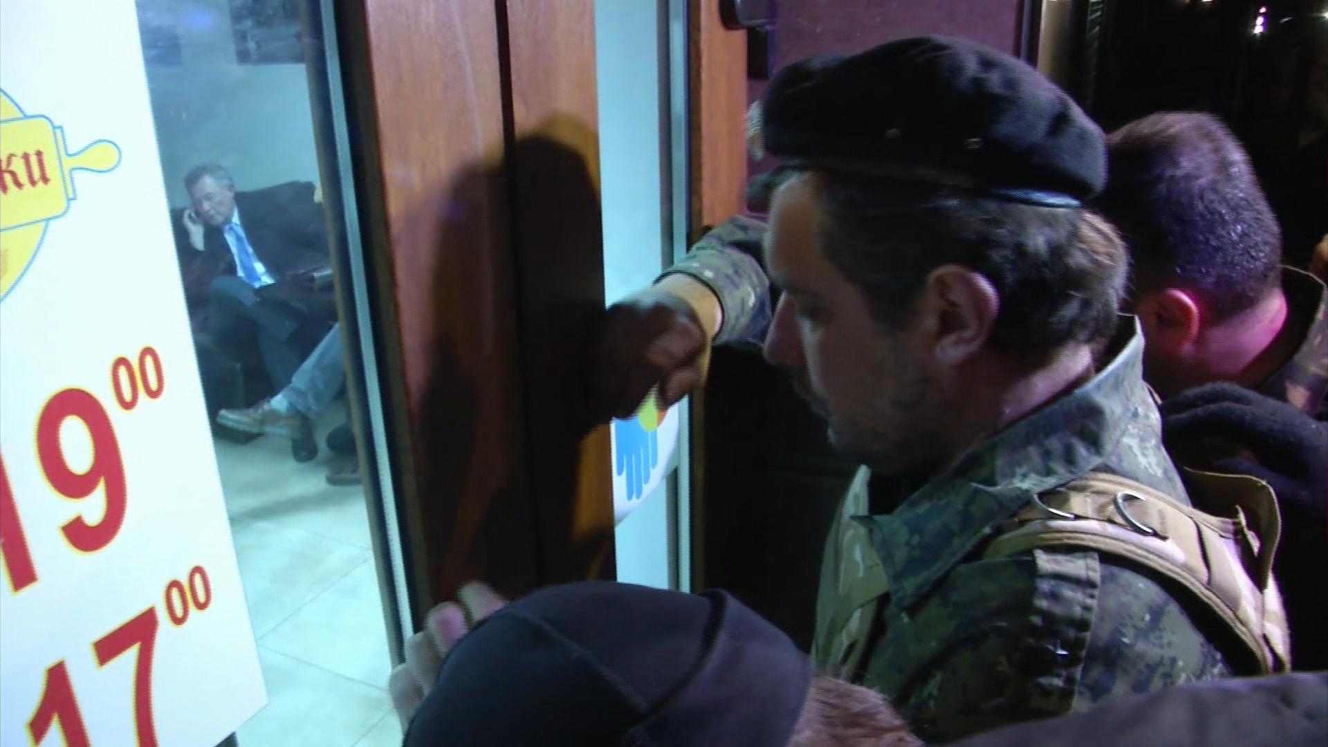 Crimea: 11,000 pro-Russian troops in control