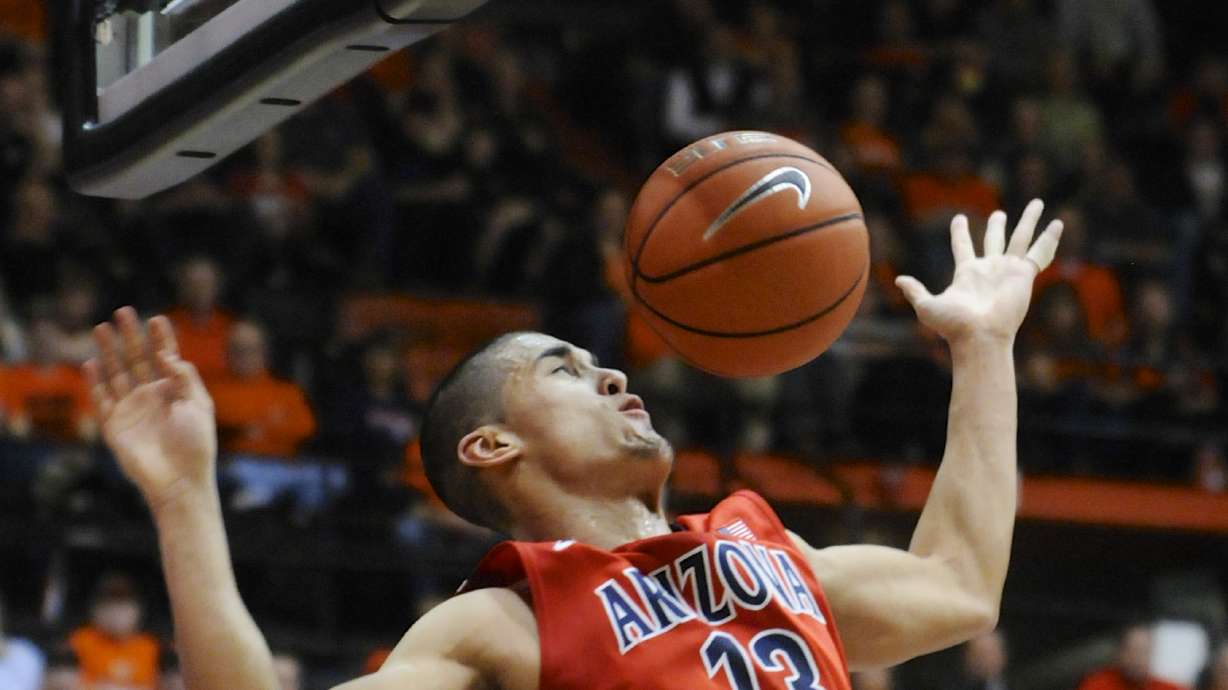 No. 3 Arizona beats Oregon State 74-69