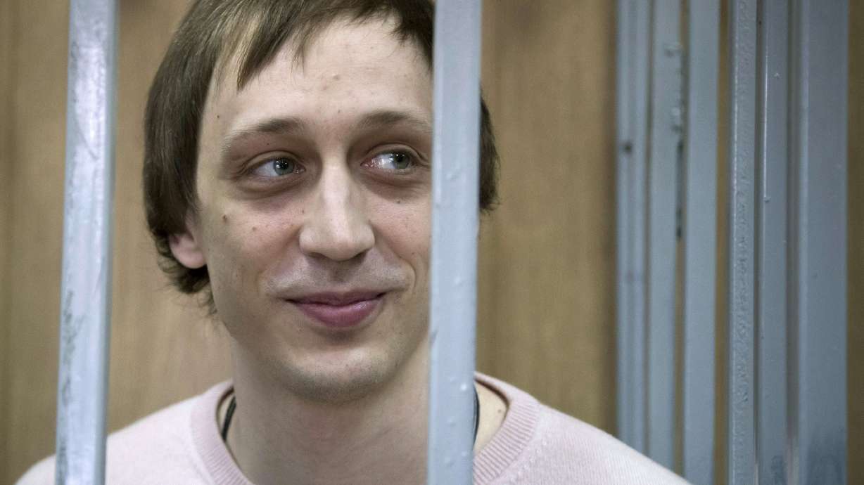 Prison sentences reduced in Bolshoi attack