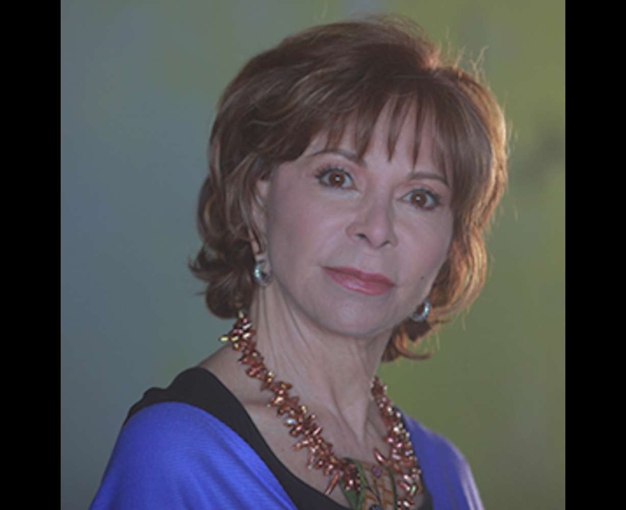 Isabel Allende regresa descuartizando