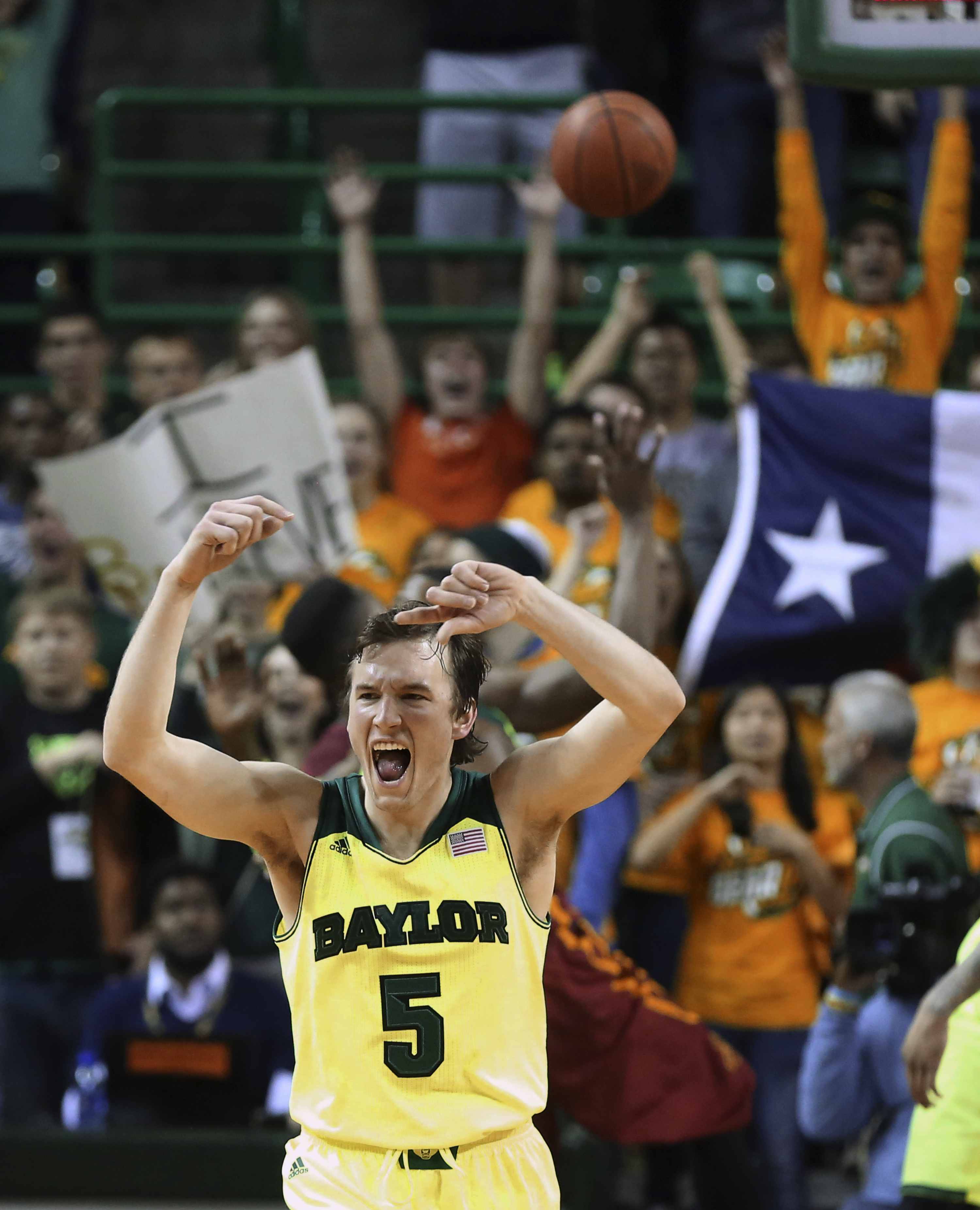Eh! Canadian duo Heslip, Chery big for Baylor