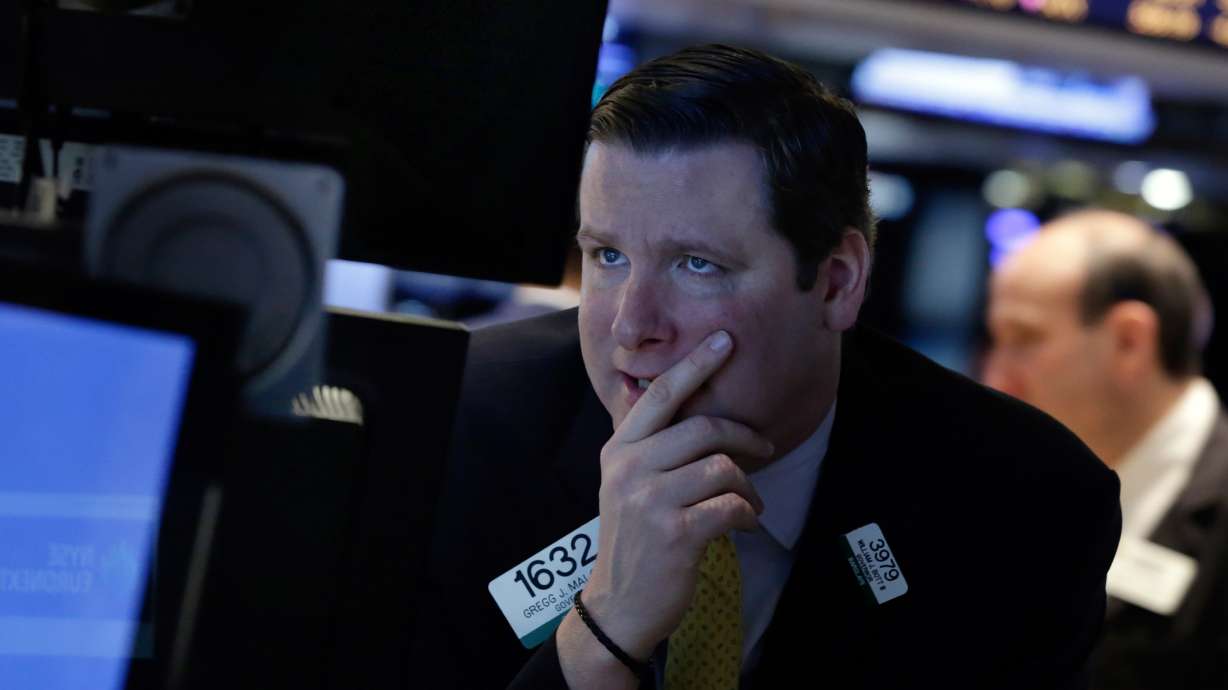 Stocks mostly higher as US job market improves