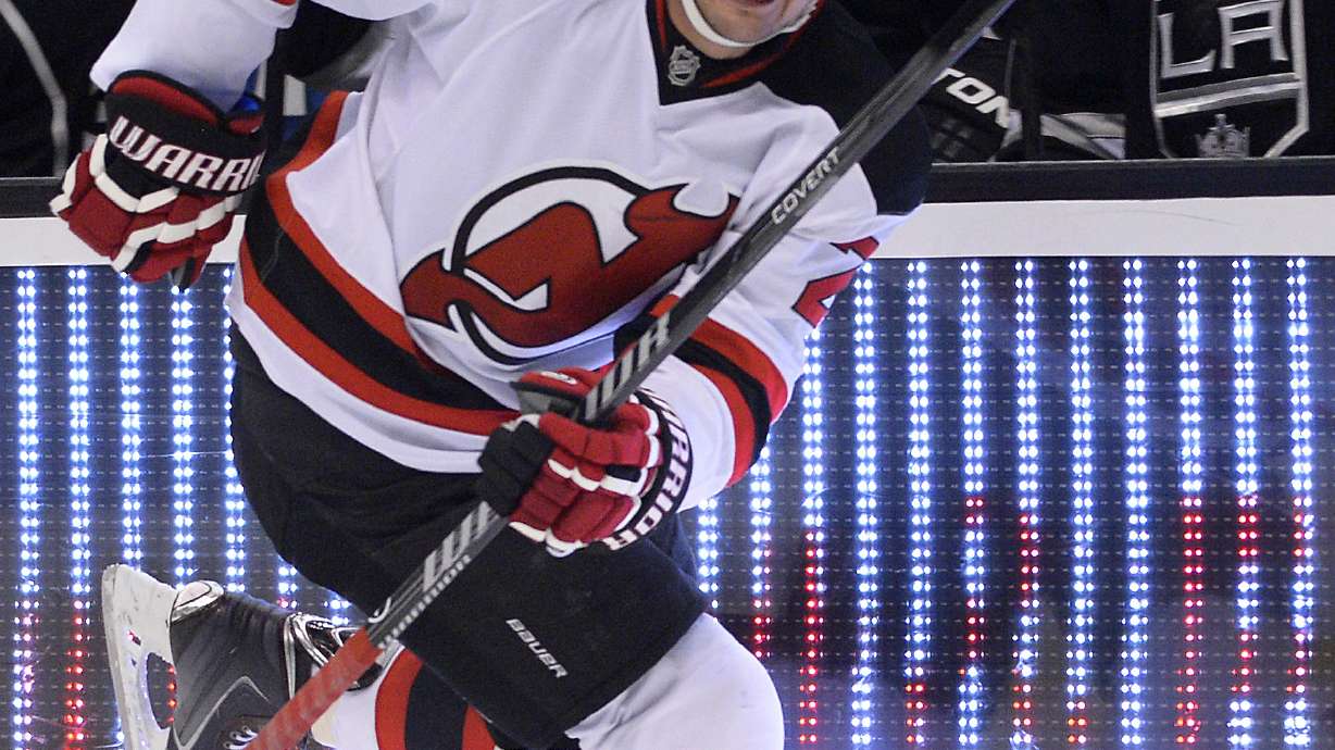 Brodeur glad to stick in goal with NJ Devils