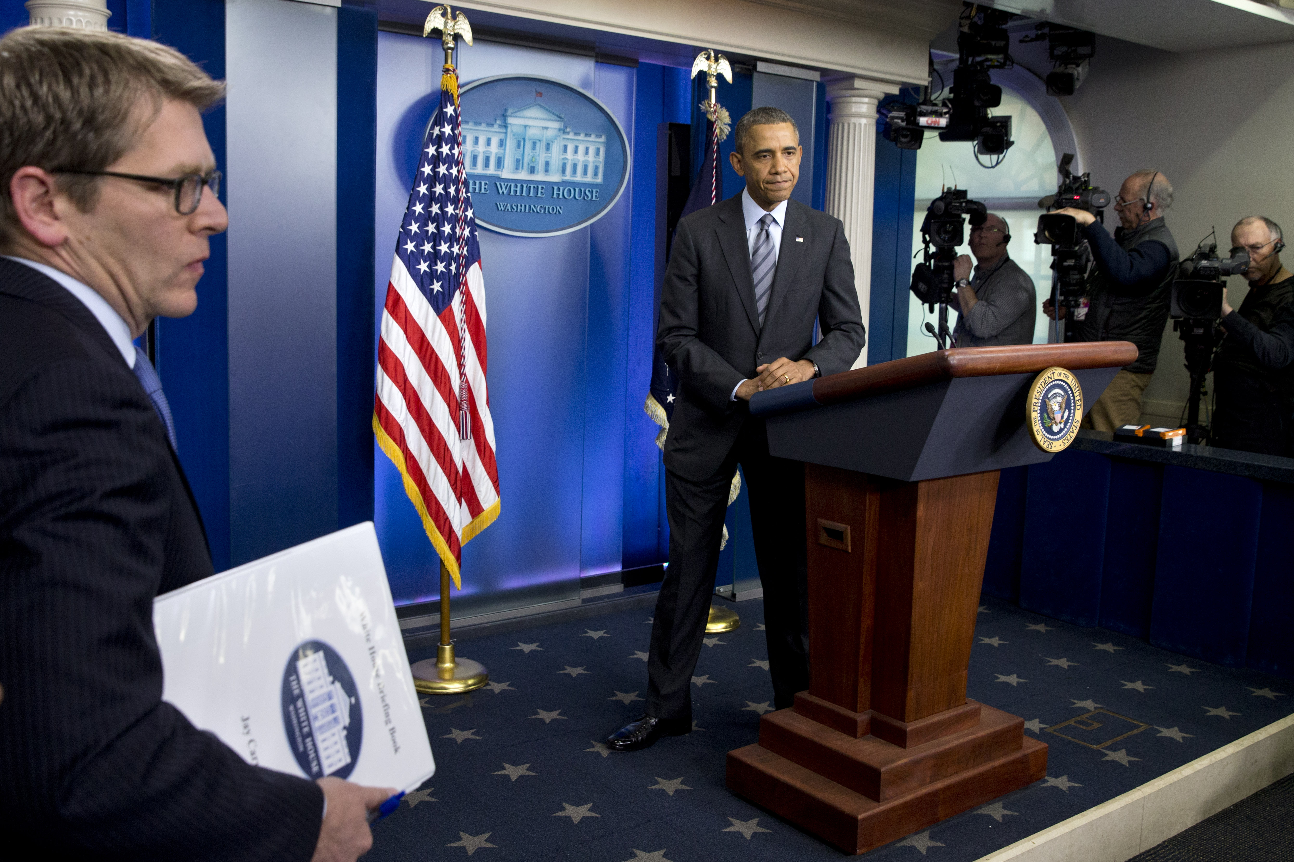 Ukraine throws wrench into Obama vacation plan