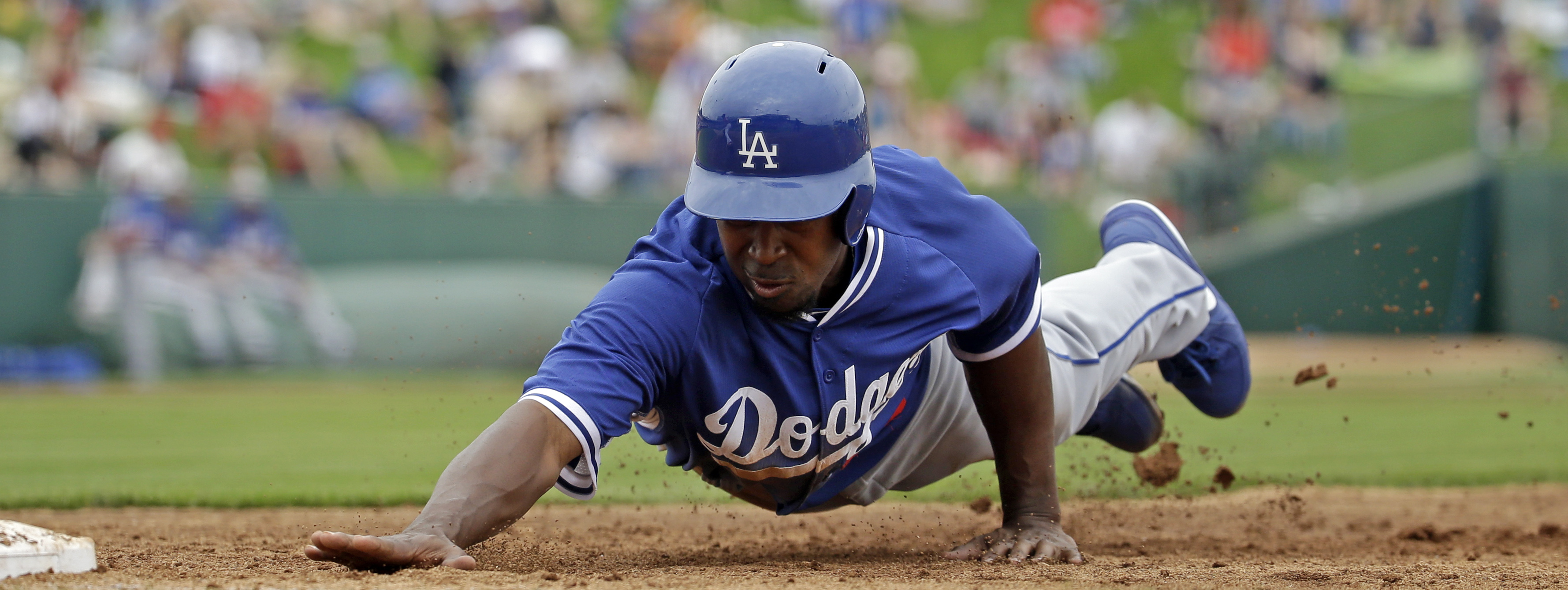 Wilson, Haren sharp, Angels and Dodgers tie in 10