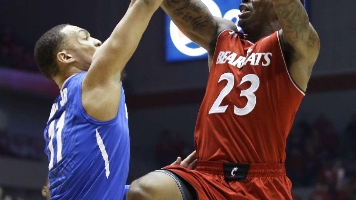 No. 15 Cincinnati beats No. 20 Memphis 97-84
