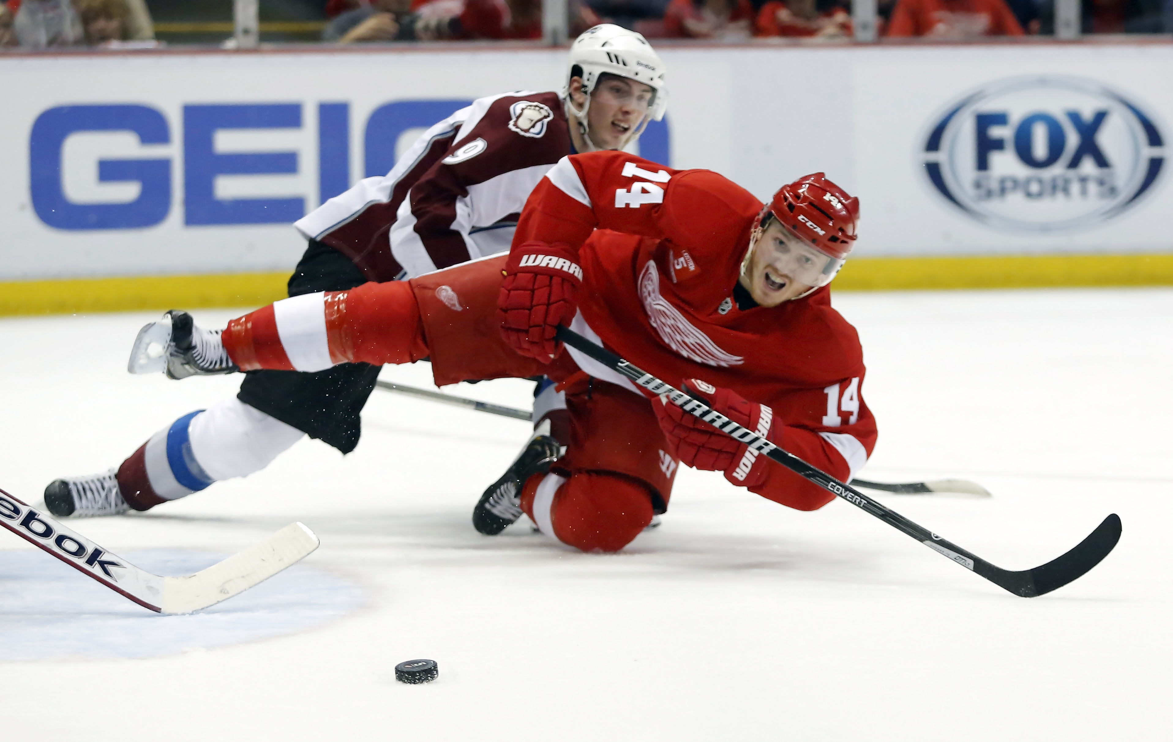 Avalanche beat Red Wings 3-2 in overtime