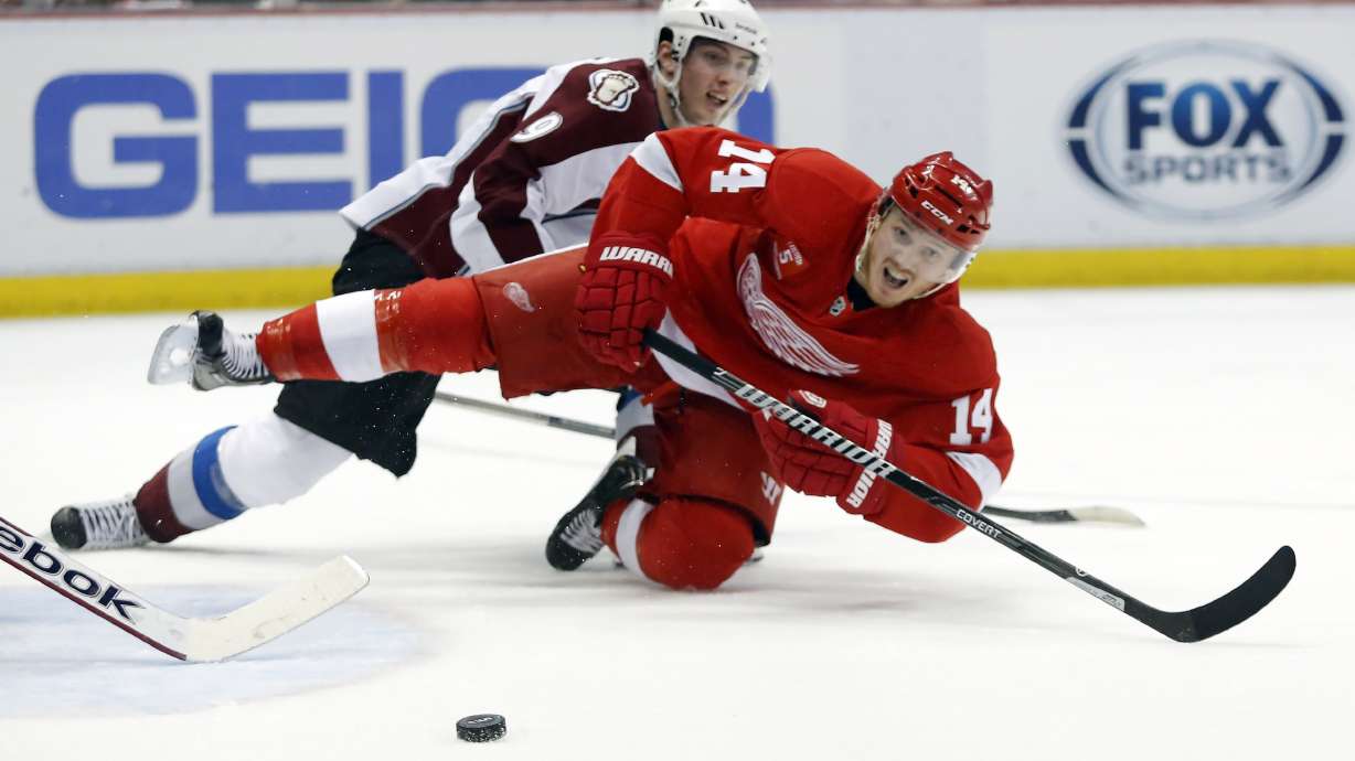 Avalanche beat Red Wings 3-2 in overtime