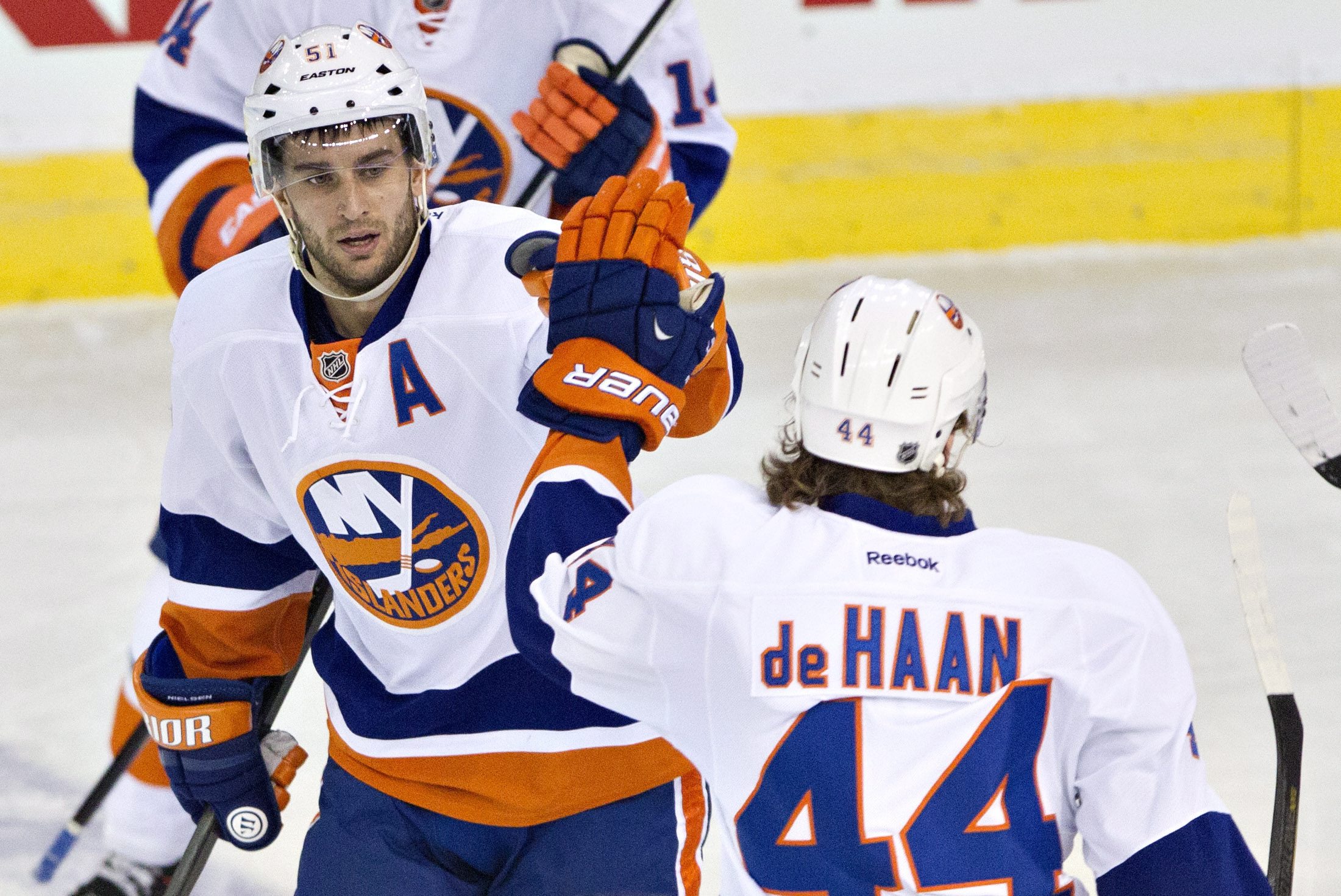 Oilers rally past Islanders 3-2 in OT