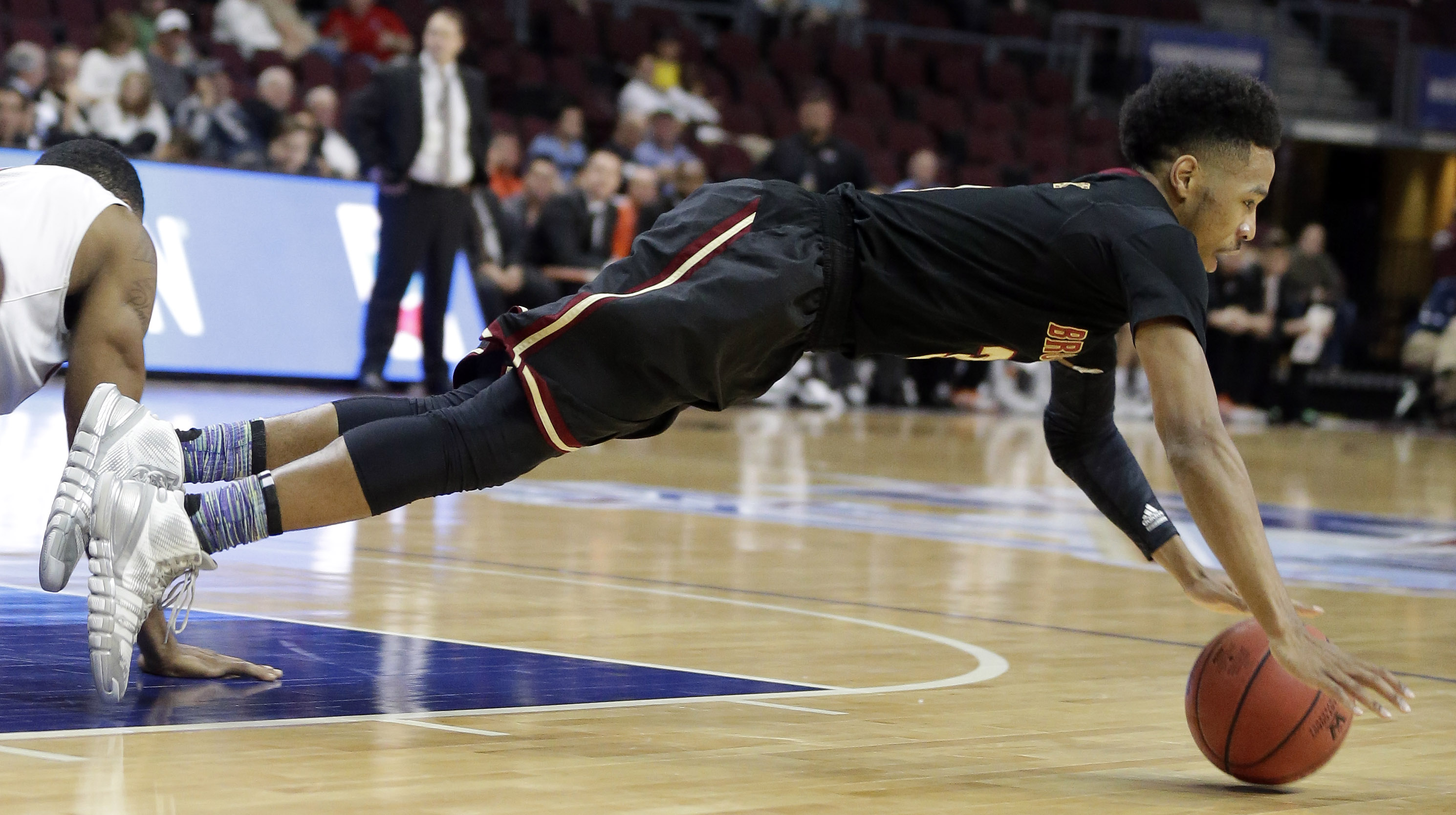 Brownridge, SCU top Pacific 81-64 in WCC 1st round