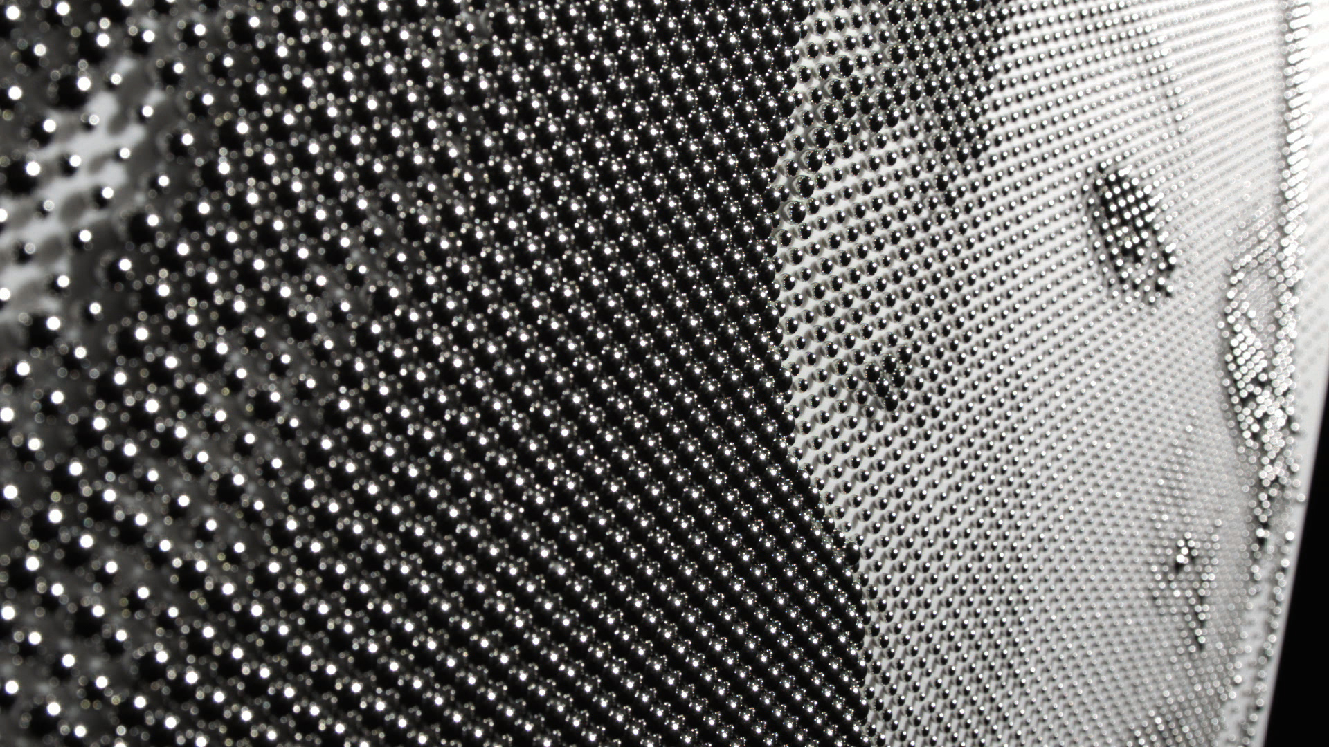 -- Pour les femmes qui brillent à jamais -- Un portrait en platine inédit unique en son genre, évalué à 50 millions JPY (500 000 USD)