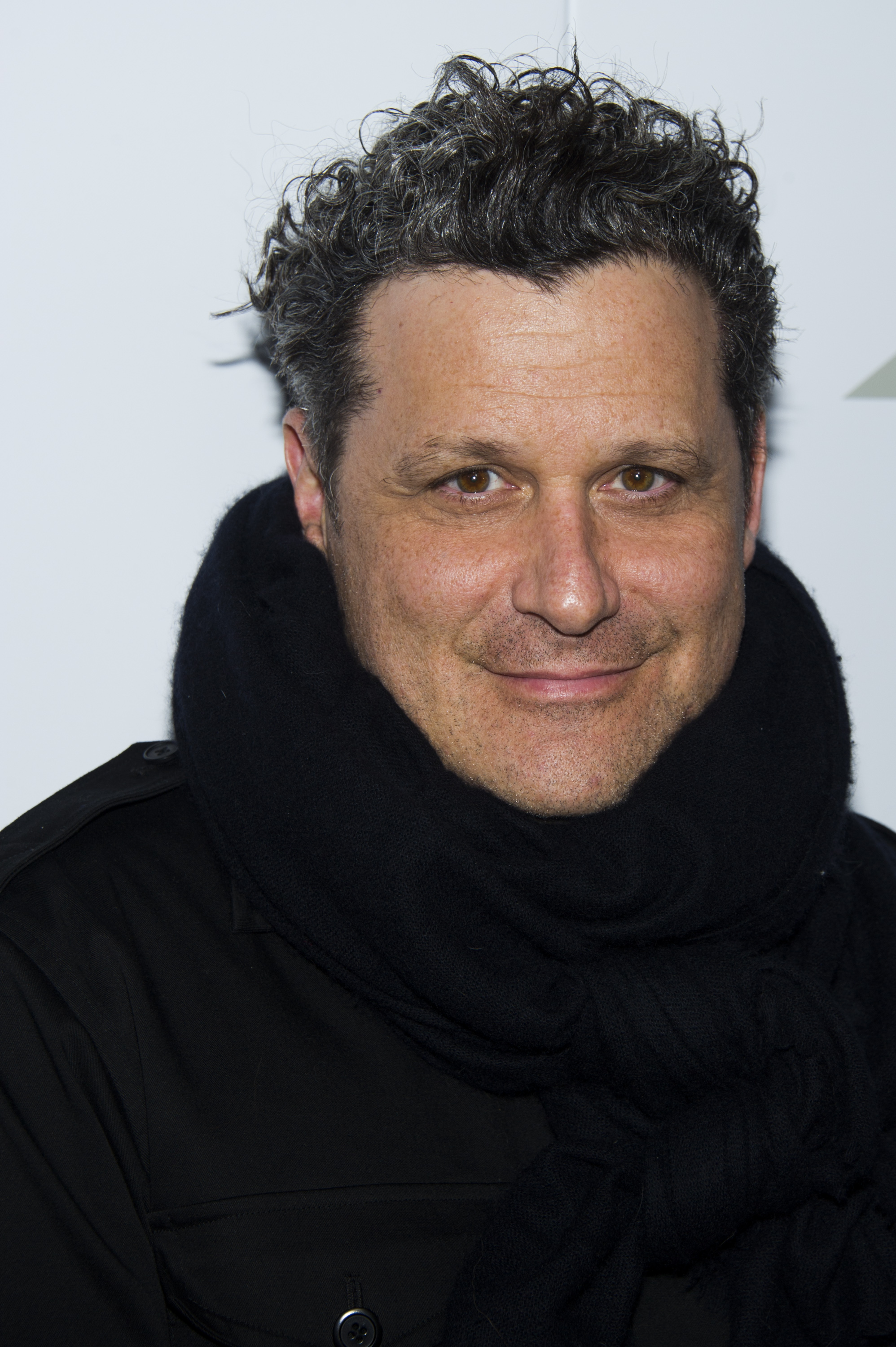 Fashion celebrity Mizrahi plans memoir for 2016