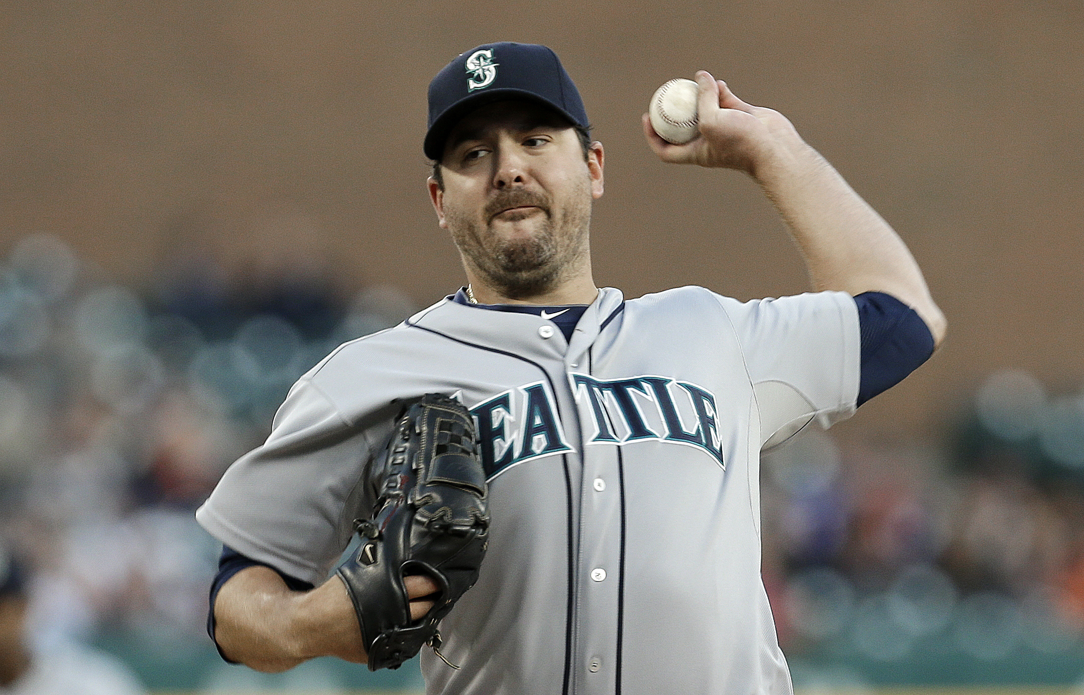Joe Saunders can earn $3.65M under Rangers deal