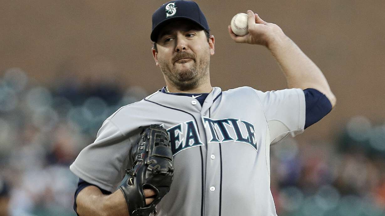 Joe Saunders can earn $3.65M under Rangers deal