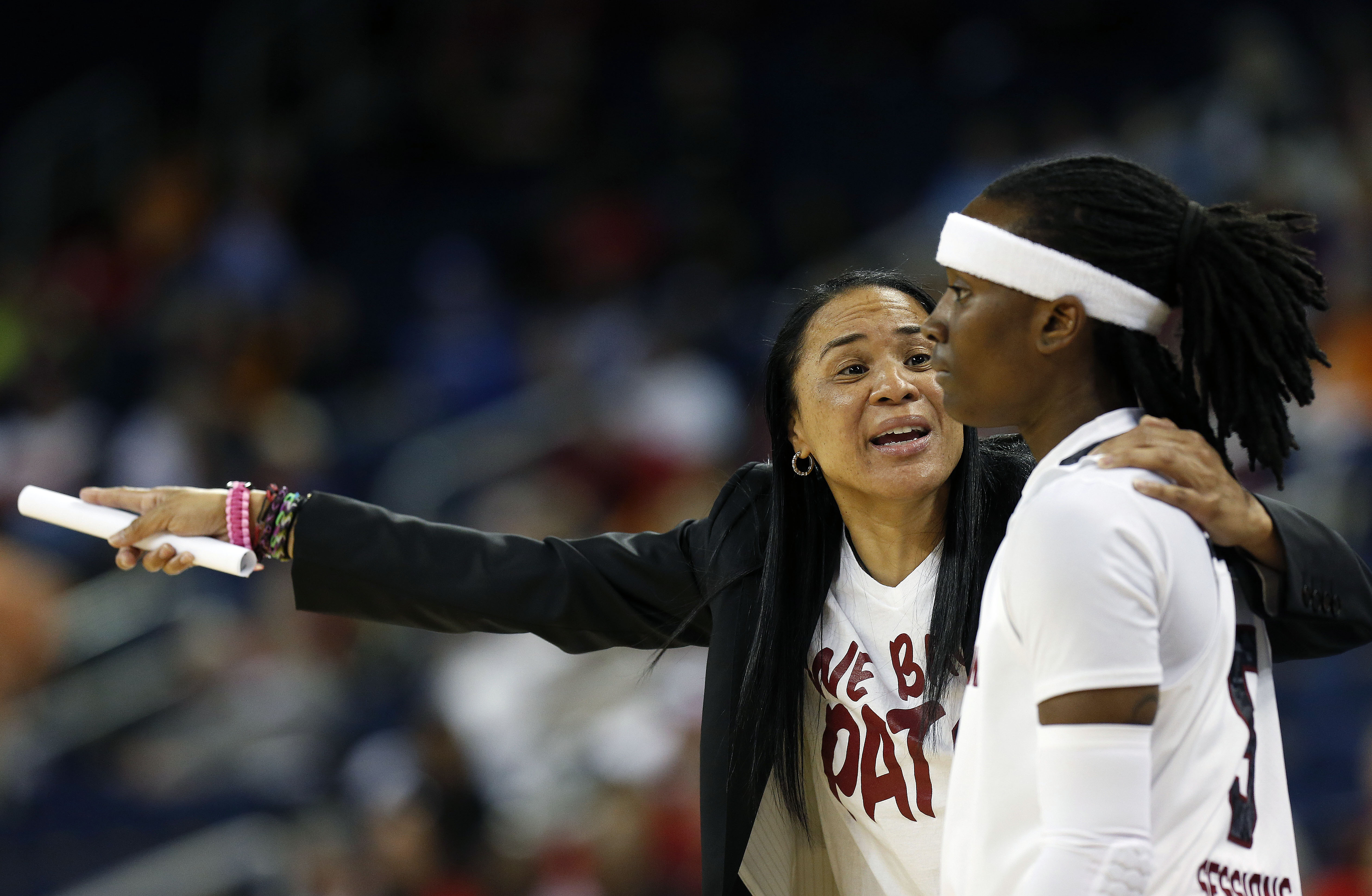 No. 5 South Carolina advances to SEC semifinals