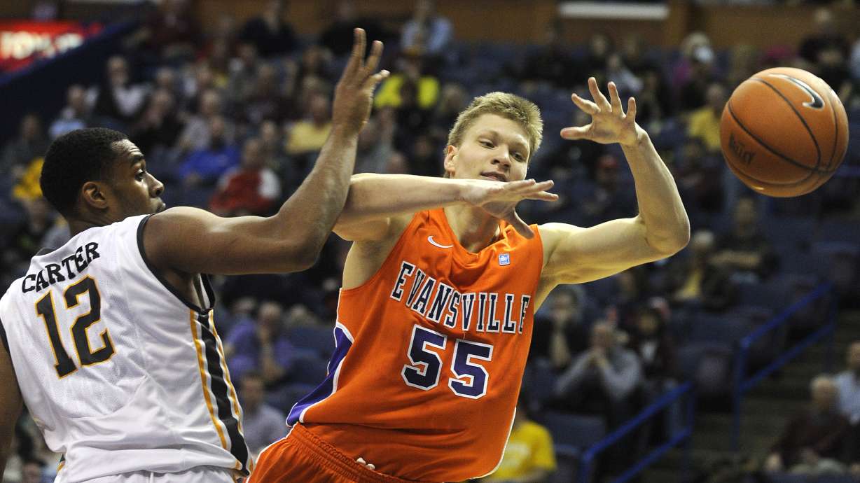 Evansville loses 80-58 to unbeaten Wichita State