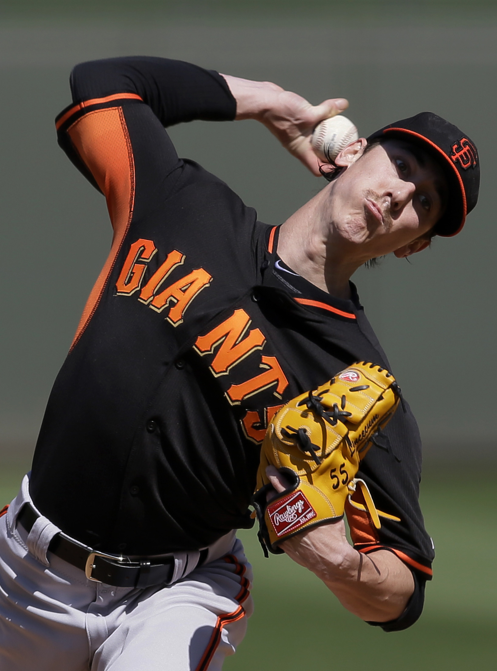 Lincecum pitches 3 solid, Pence homers for Giants