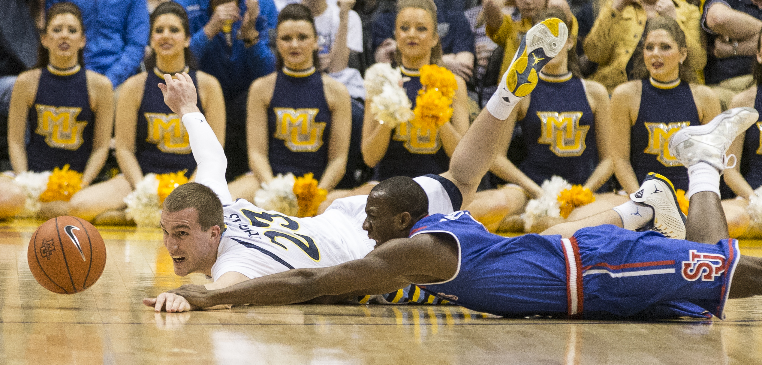 St. John's survives, beats Marquette in 2OT 91-90