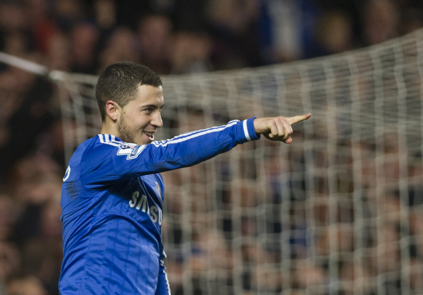 Barca stumble again, Chelsea marches on in England