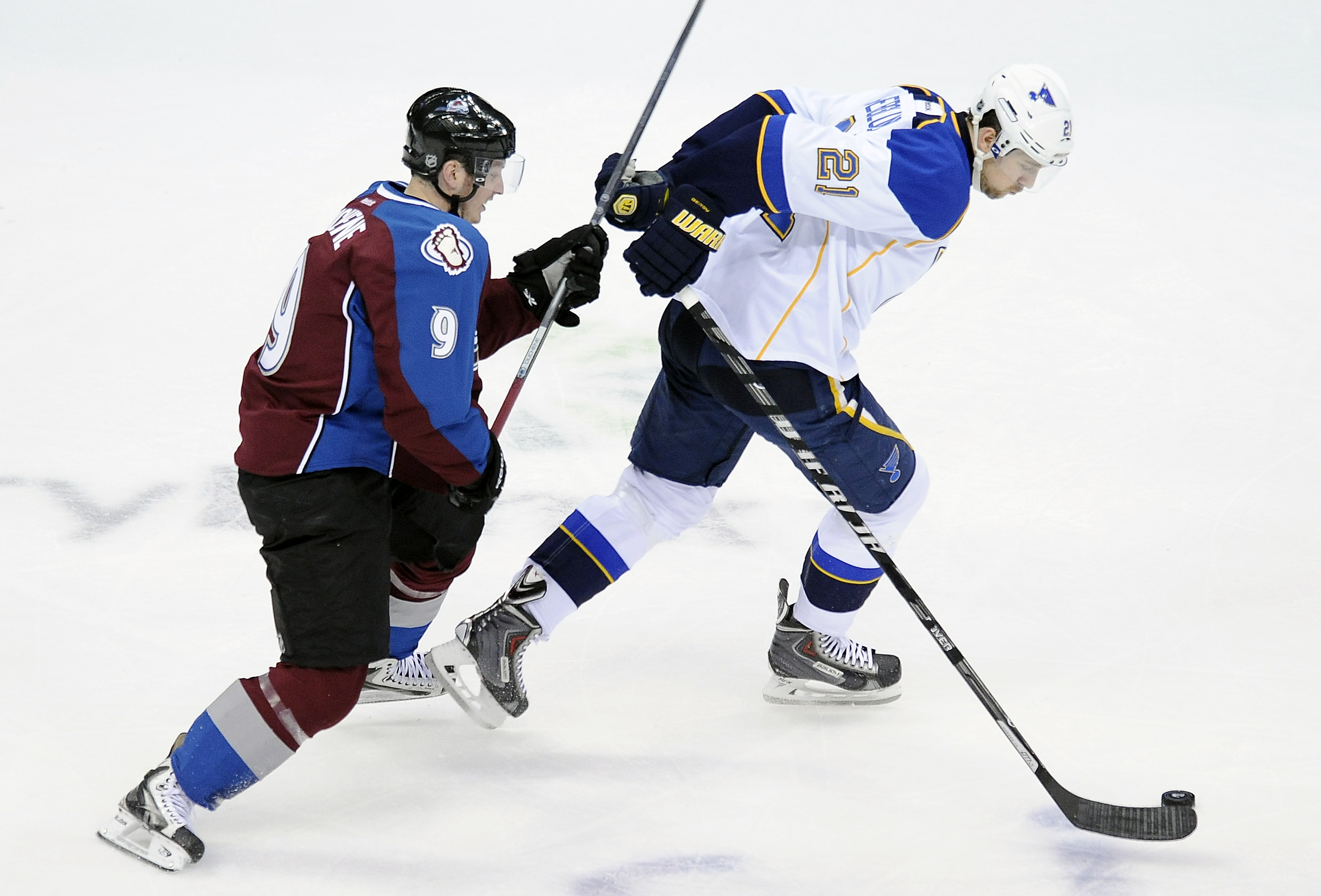 Miller helps Blues to 2-1 win over Avalanche