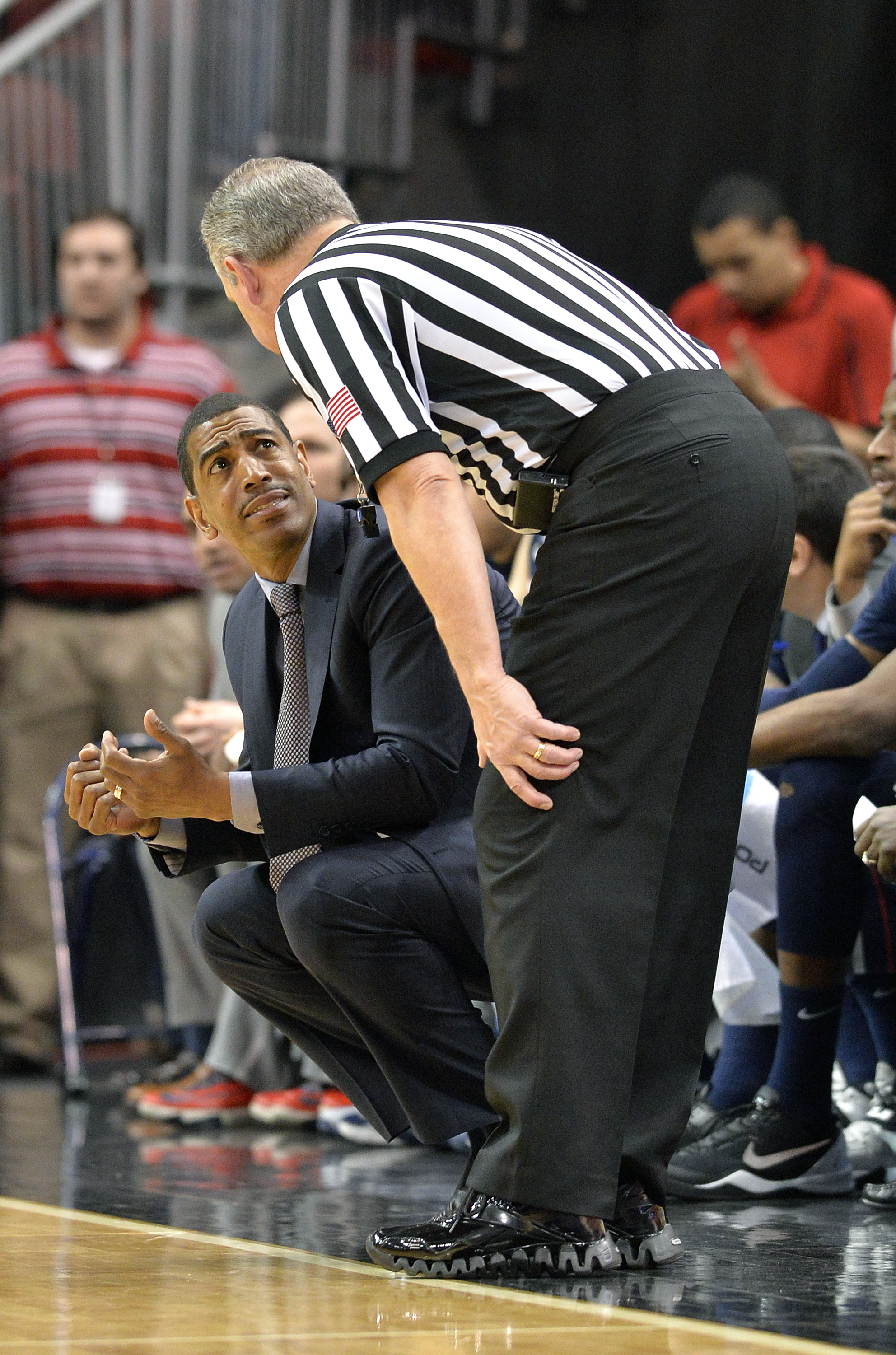 No. 19 UConn routed 81-48 by No. 11 Louisville