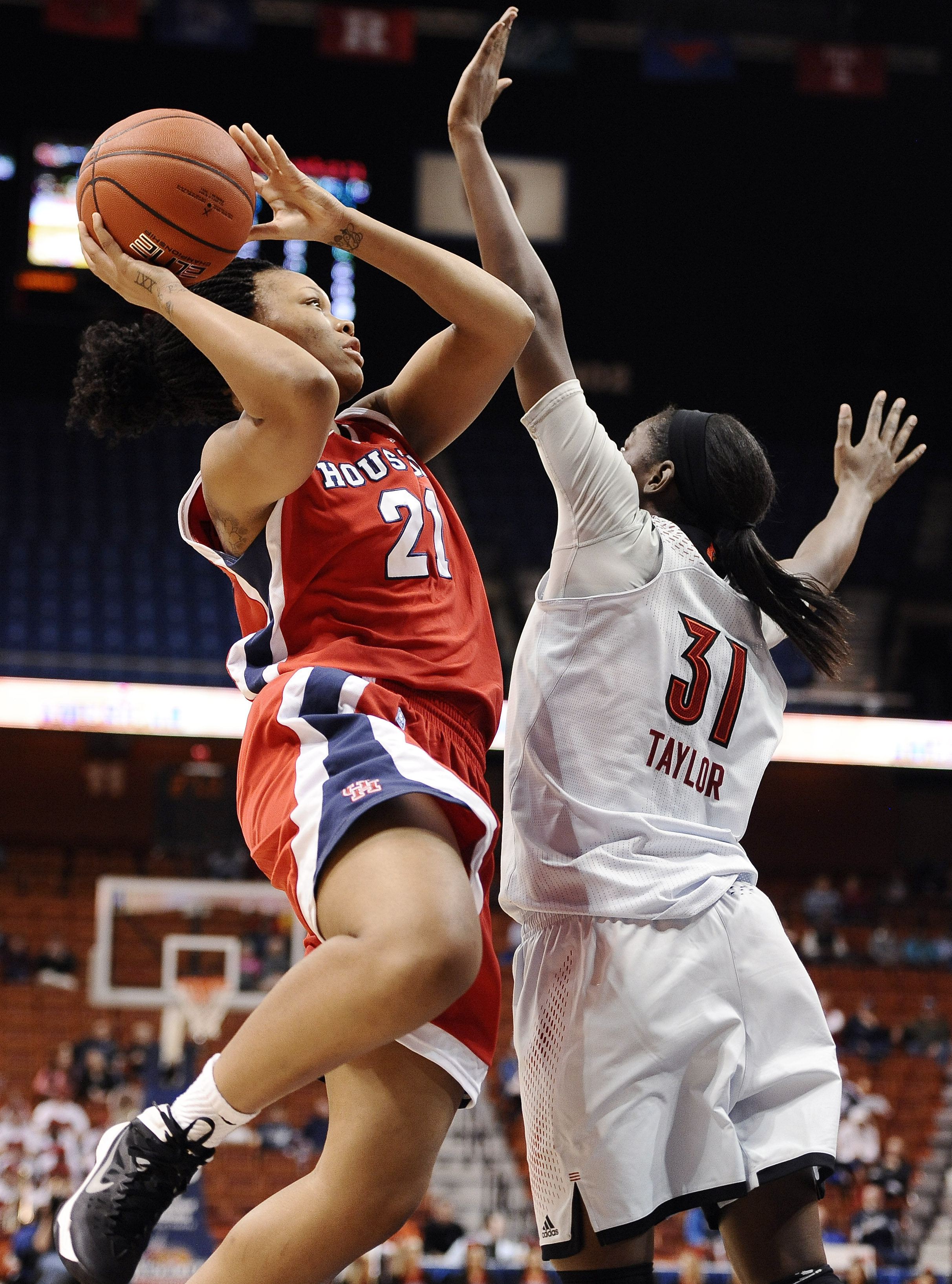 Houston's difficult season ends with another loss