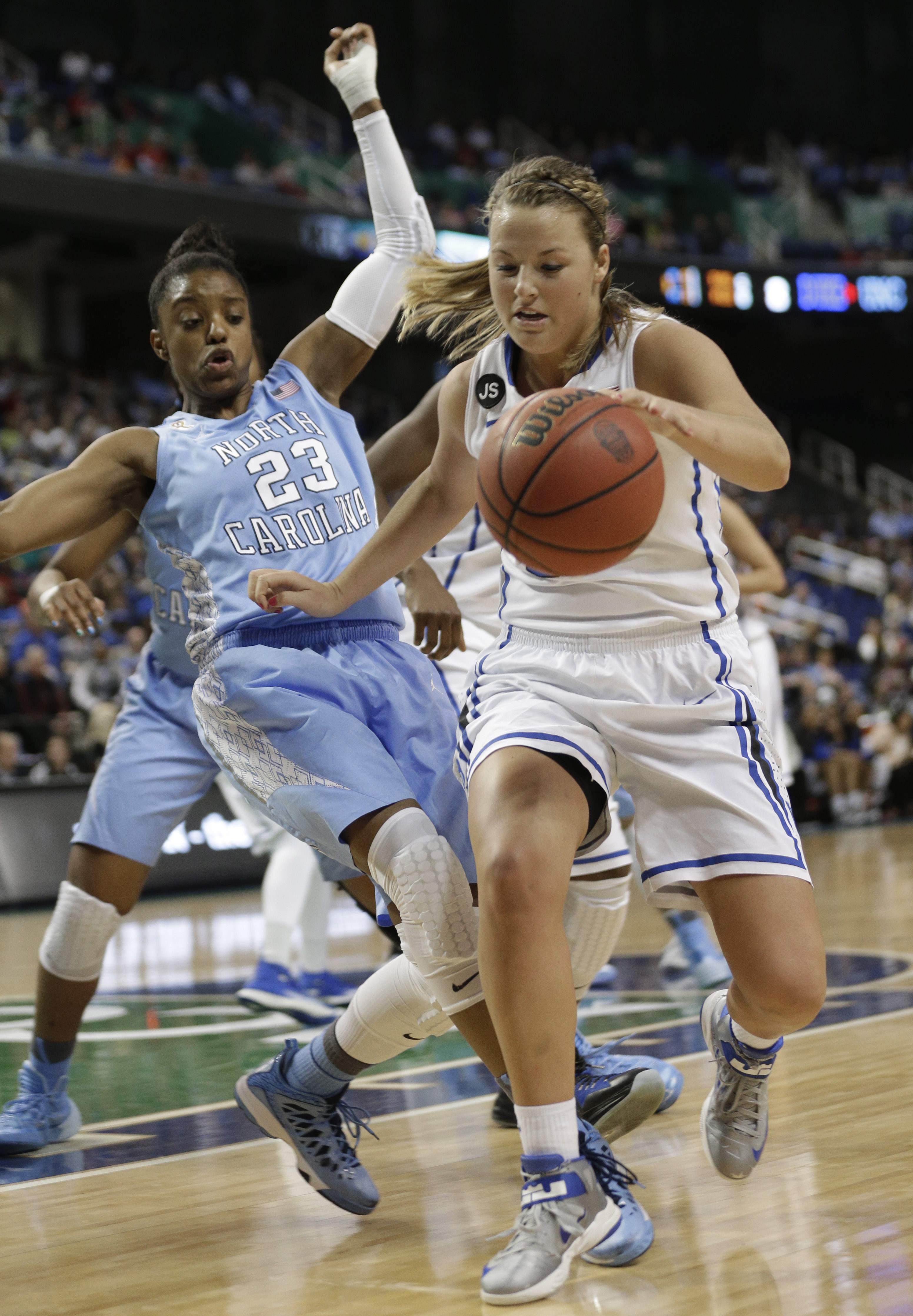 No. 10 Duke women edge No. 13 UNC 66-61