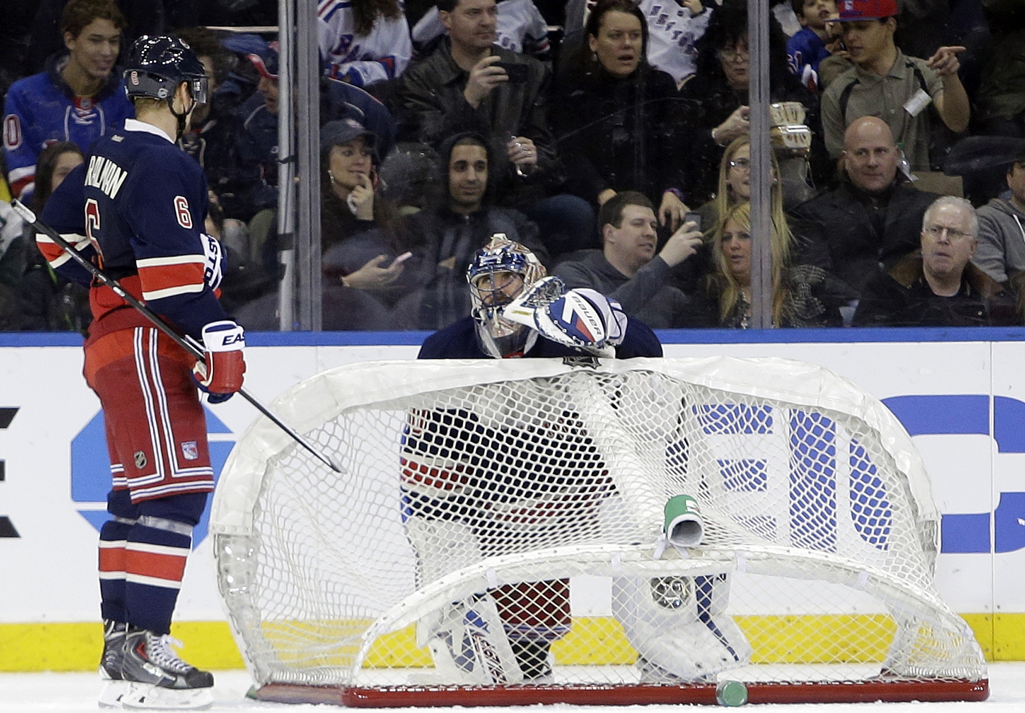 Rangers top Red Wings 3-0 in Lundqvist's 300th win