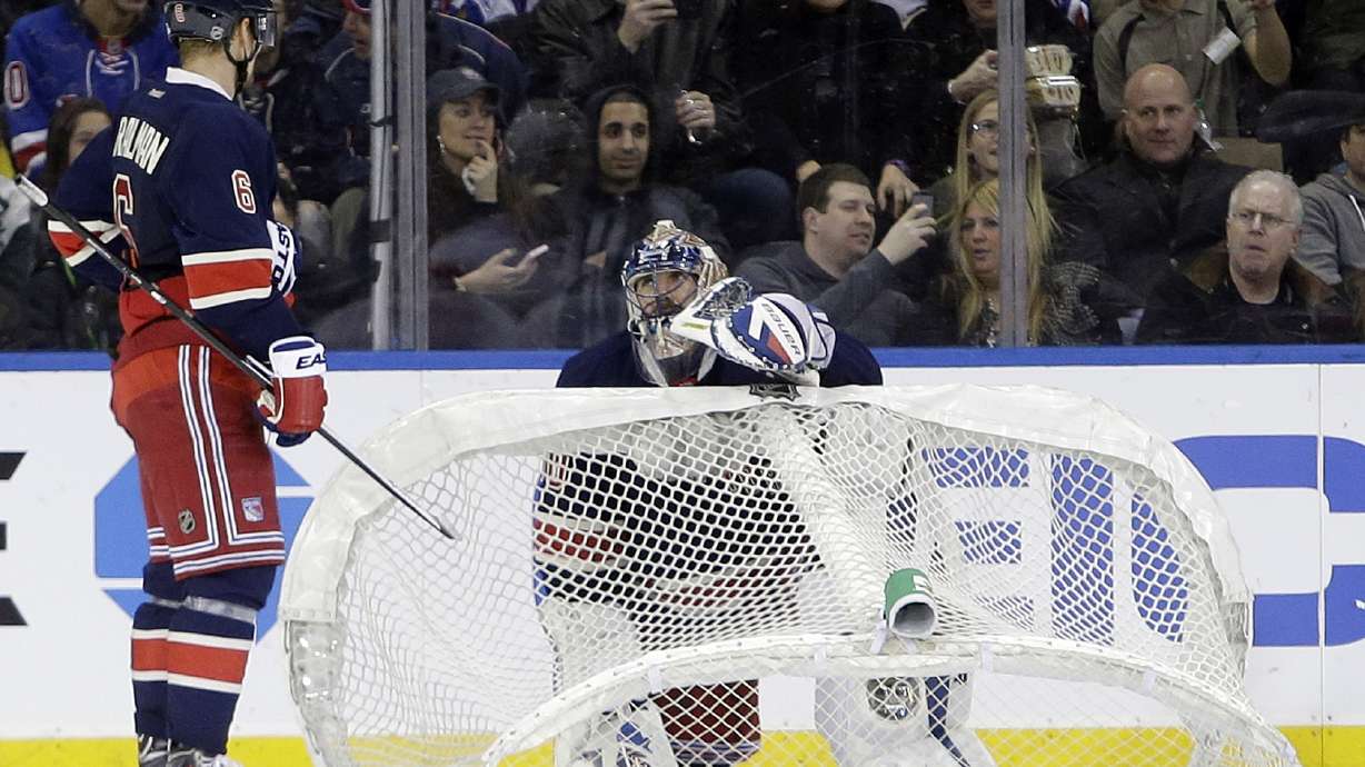 Rangers top Red Wings 3-0 in Lundqvist's 300th win