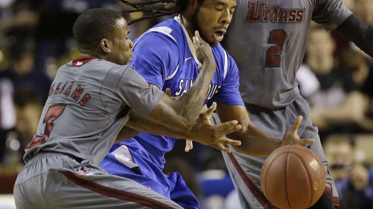 No. 17 Saint Louis ends 3-game losing streak