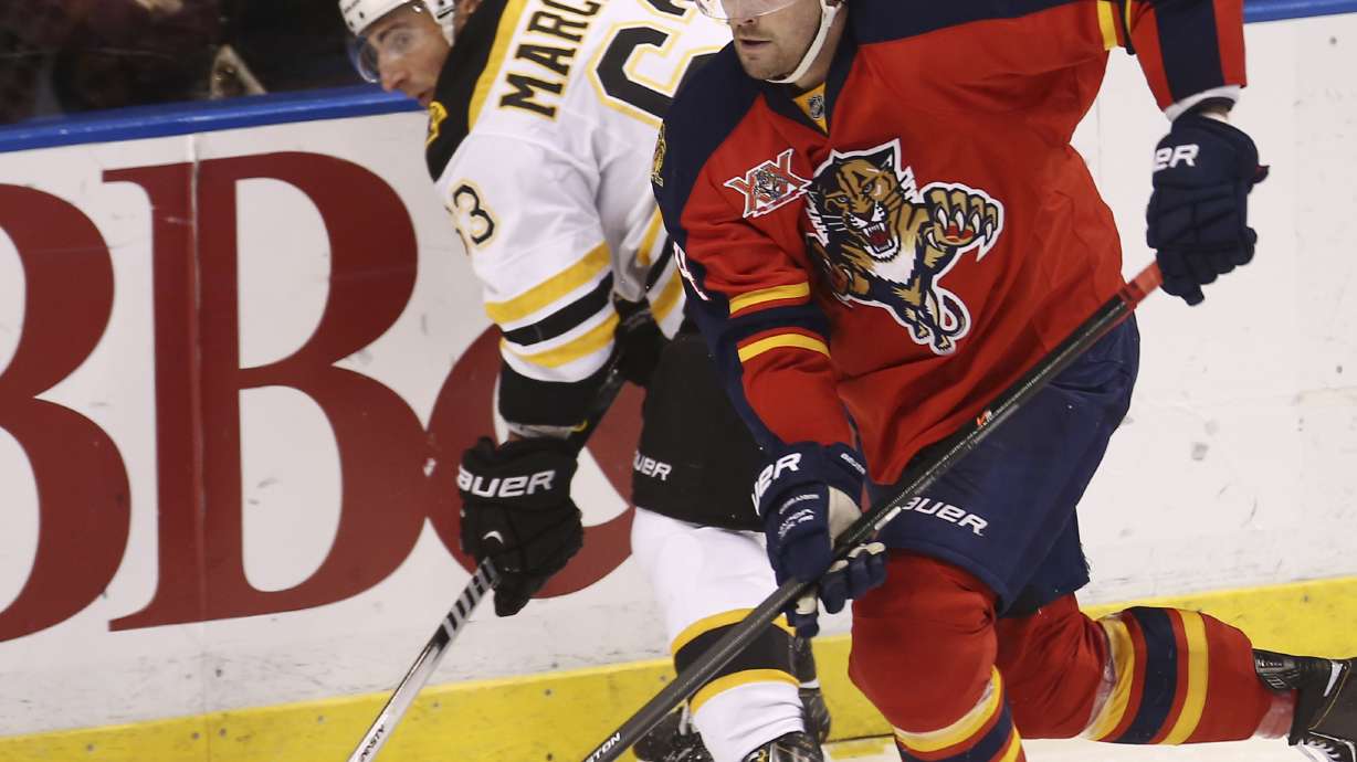 Bruins win 5th straight, top Panthers 5-2