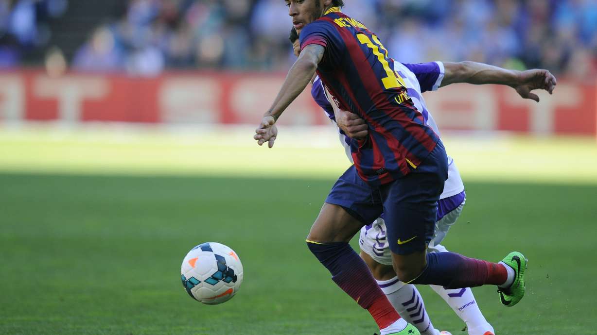 Pele says Neymar can handle World Cup pressure