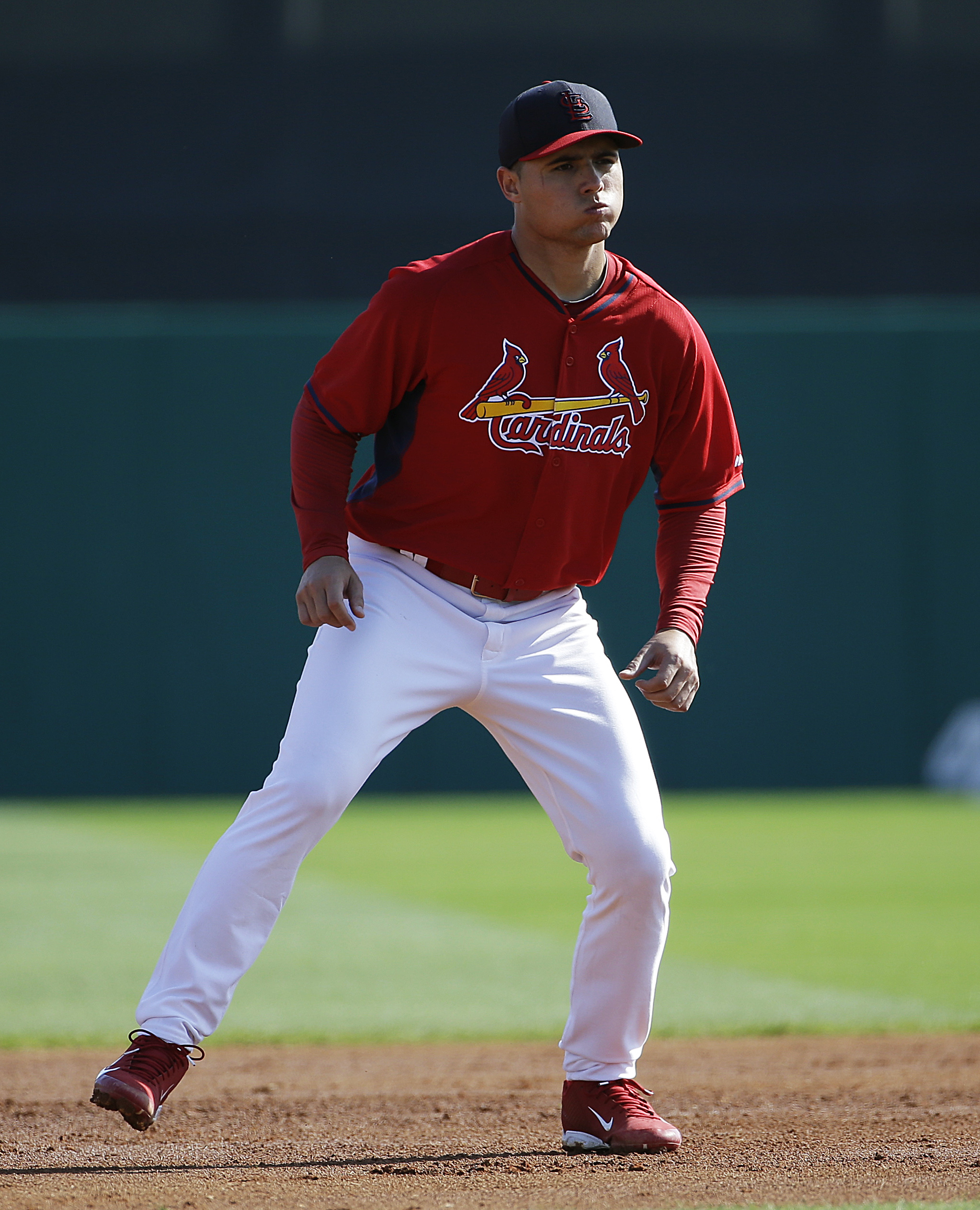 Cardinals introduce Cuban SS Aledmys Diaz