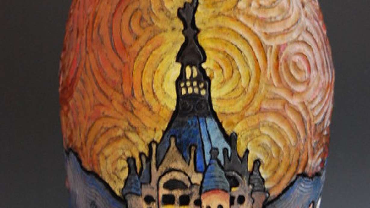 Artist looks to reward 'brave' acts of kindness with pottery