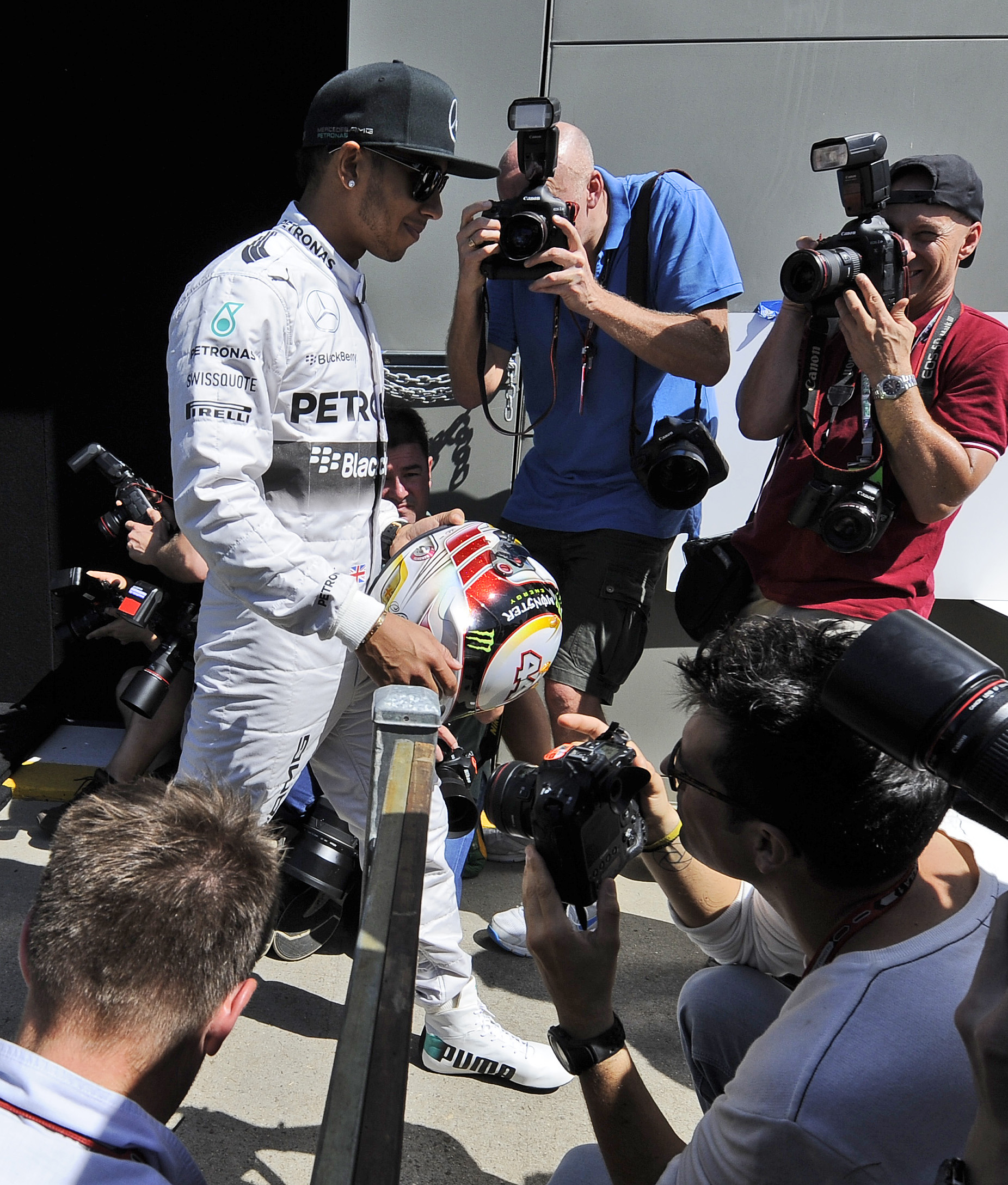 Alonso fastest, Hamilton trouble at Australian GP