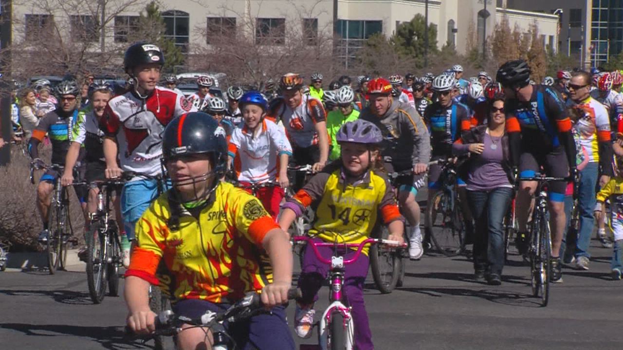 Hundreds of cyclists ride to honor fallen friends