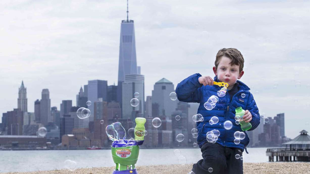Bubble Brand Marks 10 th Anniversary with New ‘Made in the USA’ Bubble Solution, Invites Families Everywhere to Take Part in the Bubble Celebration