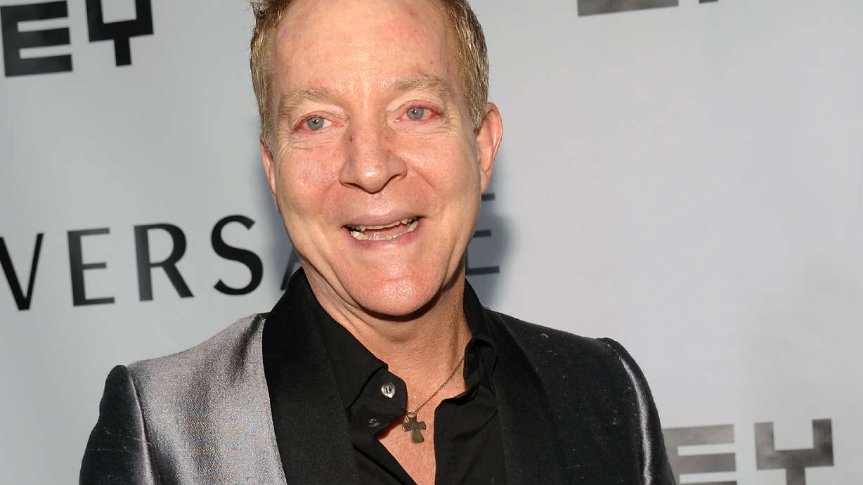 B-52s' Fred Schneider says don't eat the lobster